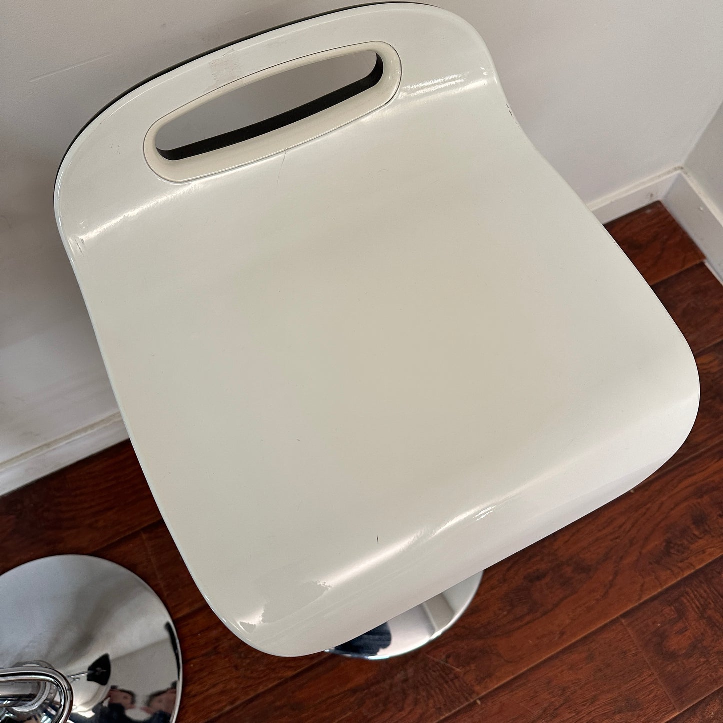 White Swivel Adjustable HeightCounter Stool (set of 3)