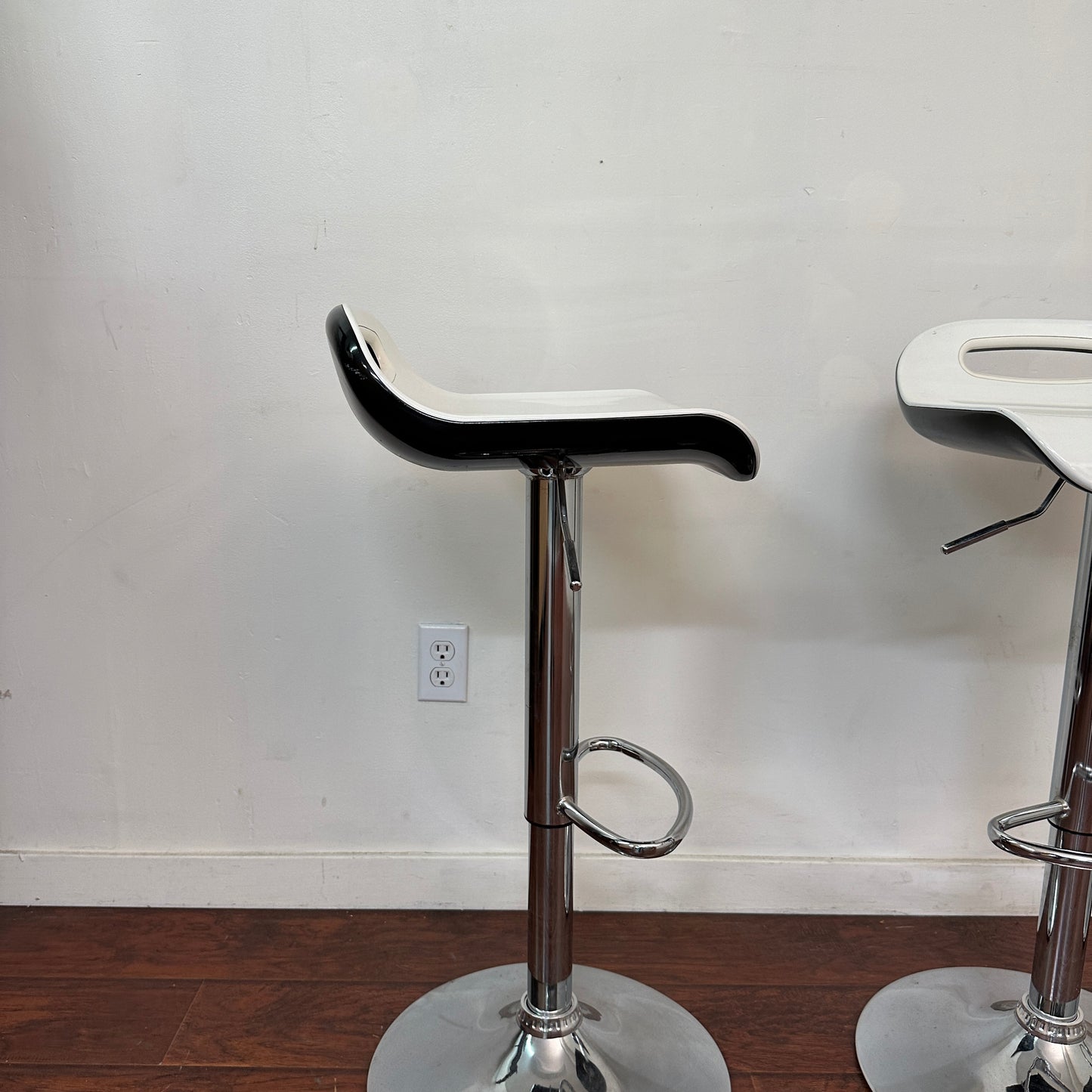 White Swivel Adjustable HeightCounter Stool (set of 3)