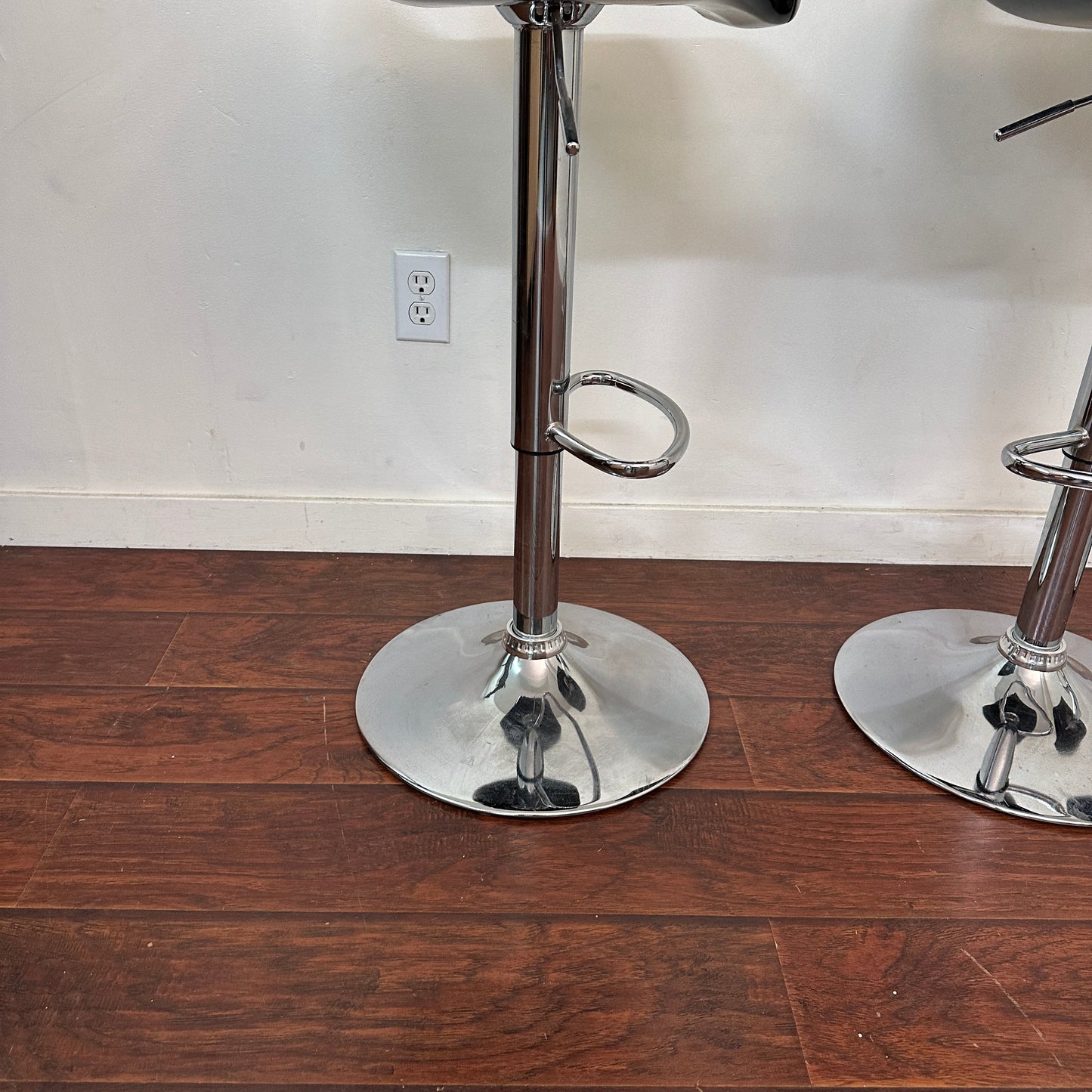 White Swivel Adjustable HeightCounter Stool (set of 3)