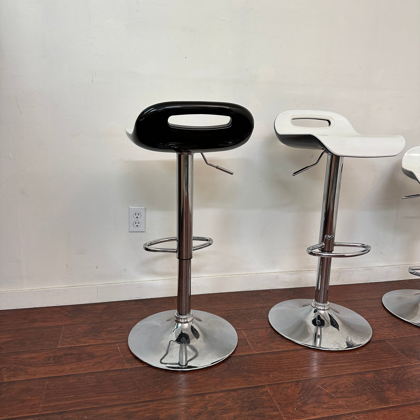 White Swivel Adjustable HeightCounter Stool (set of 3)