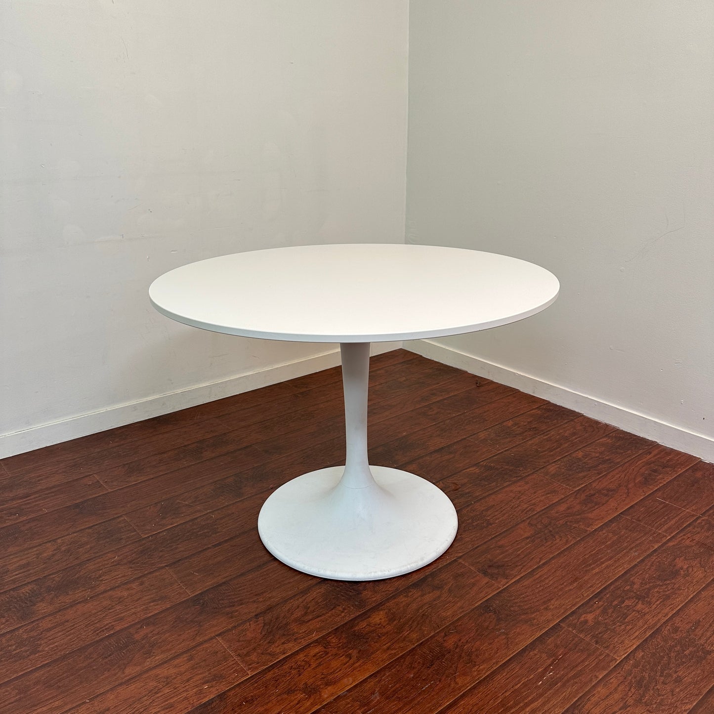 5 Piece Pedestal Modern Dining Set
