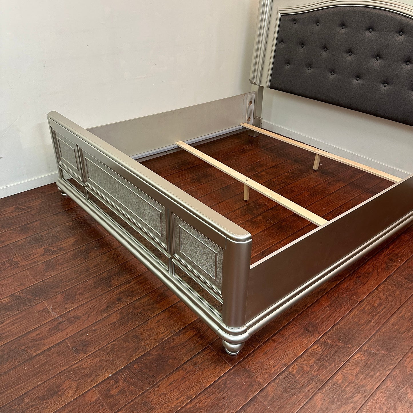 Coralayne Panel Bed - King