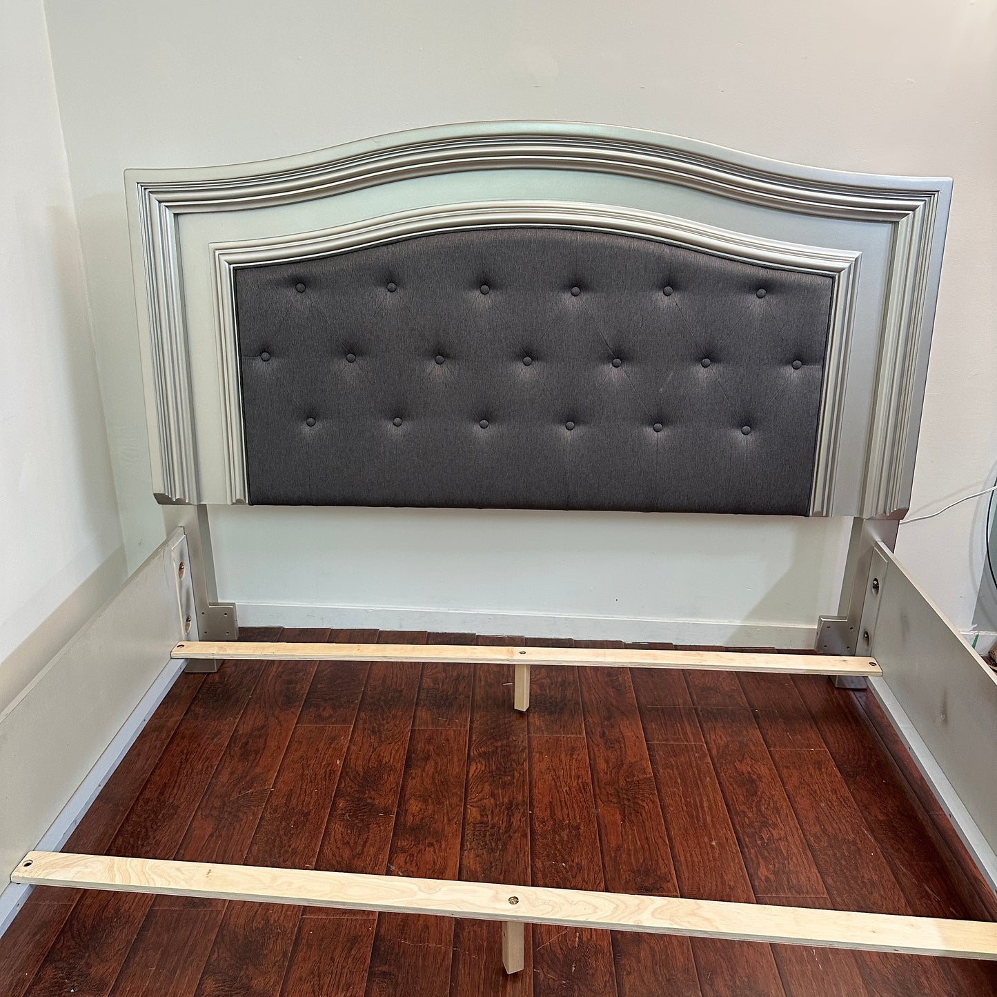 Coralayne Panel Bed - King