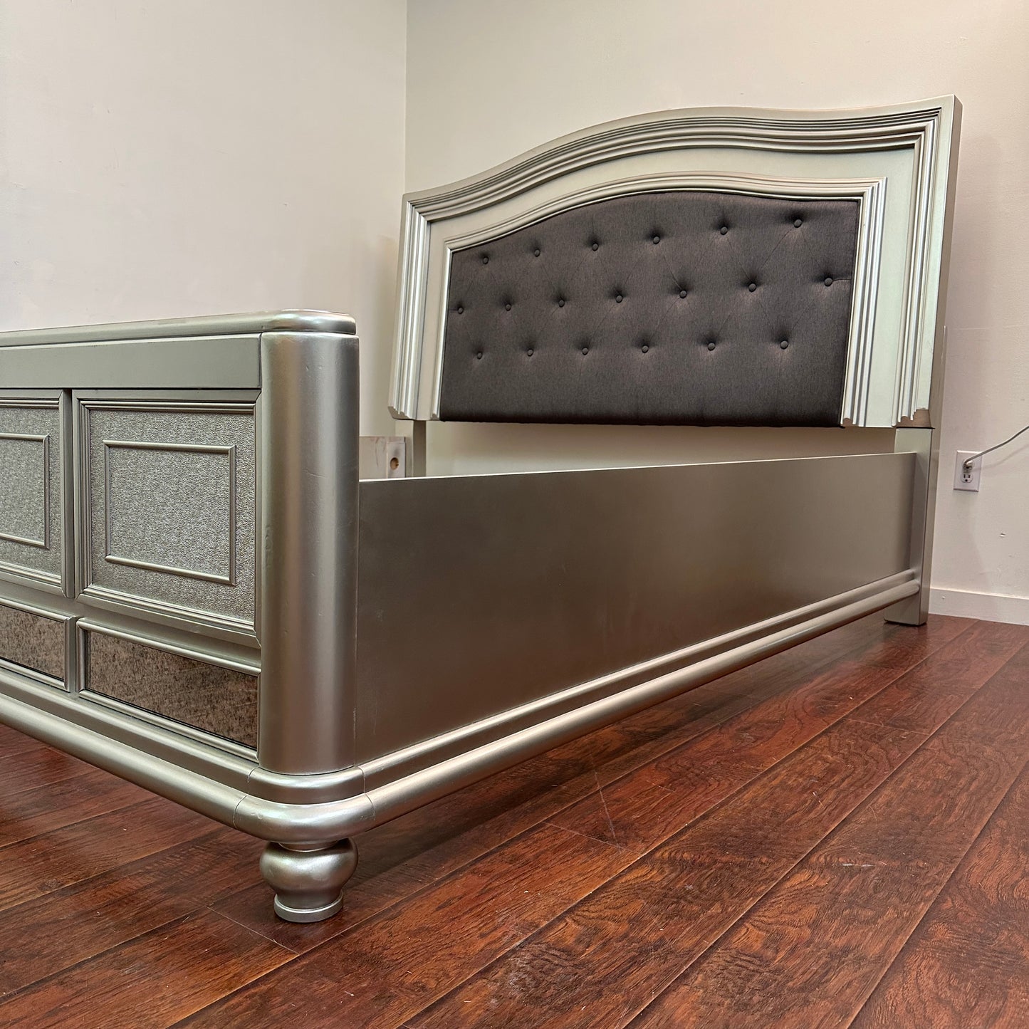 Coralayne Panel Bed - King