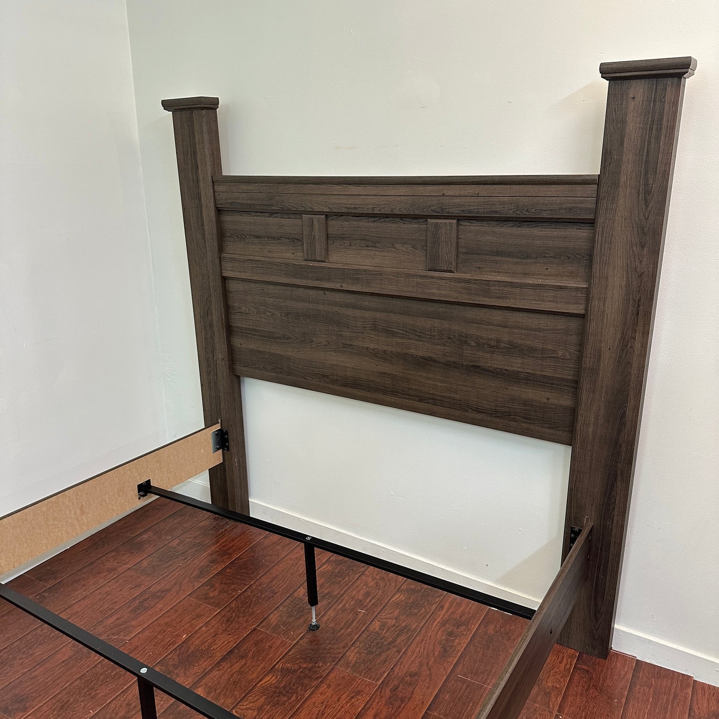 Juararo Poster Bed - Queen