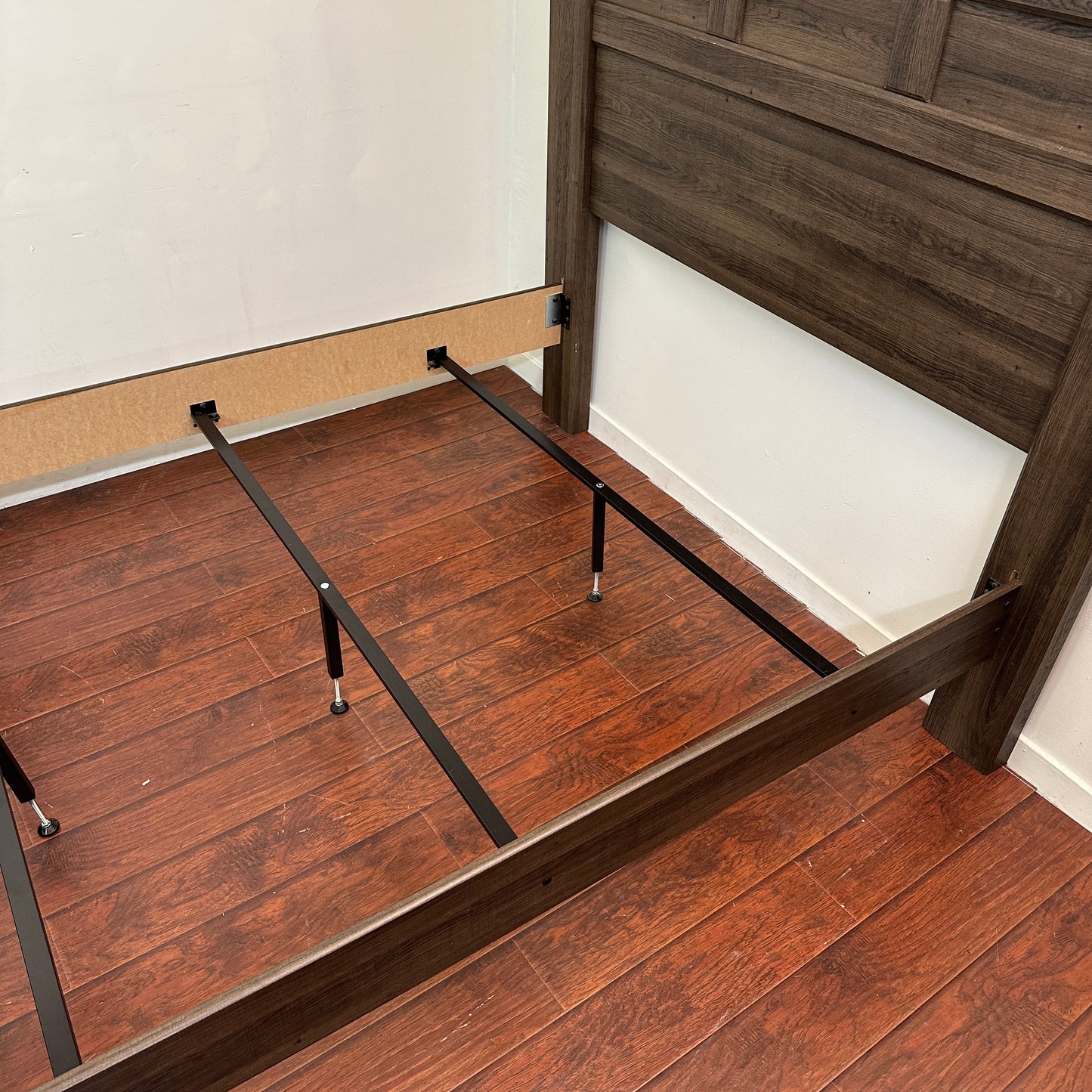 Juararo Poster Bed - Queen