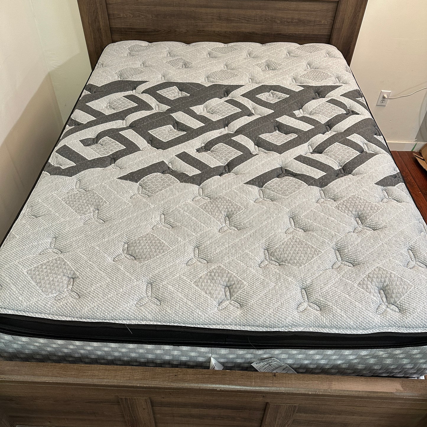 Beautyrest GL6 Pillowtop Queen Mattress