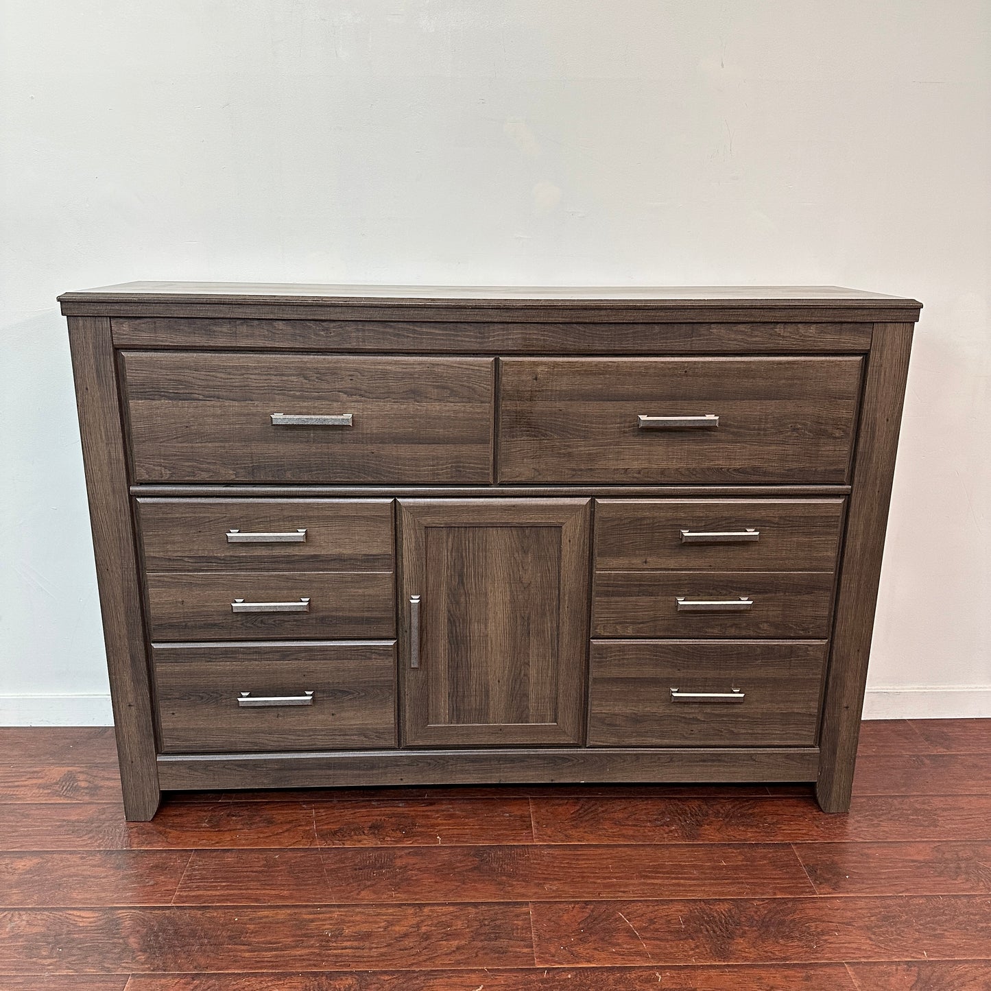 Juararo Dresser - Storage and 6 Drawers