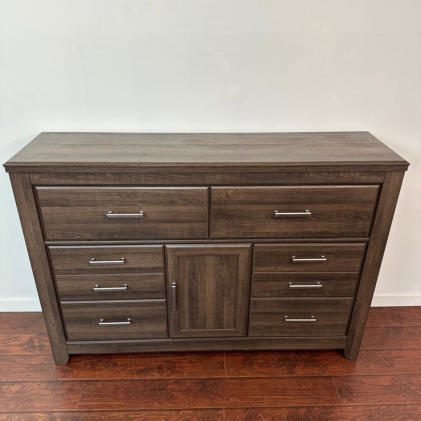 Juararo Dresser - Storage and 6 Drawers