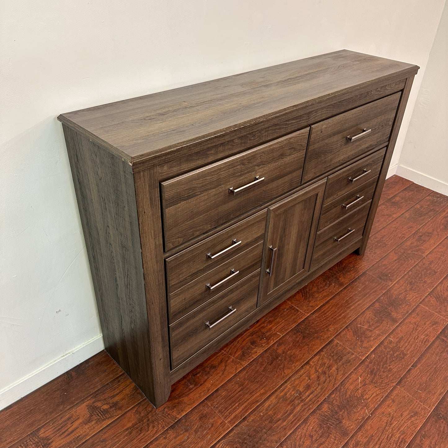 Juararo Dresser - Storage and 6 Drawers
