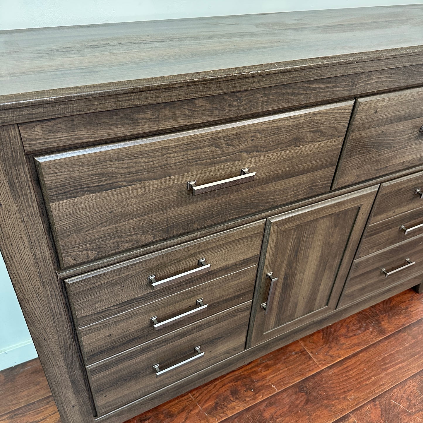 Juararo Dresser - Storage and 6 Drawers