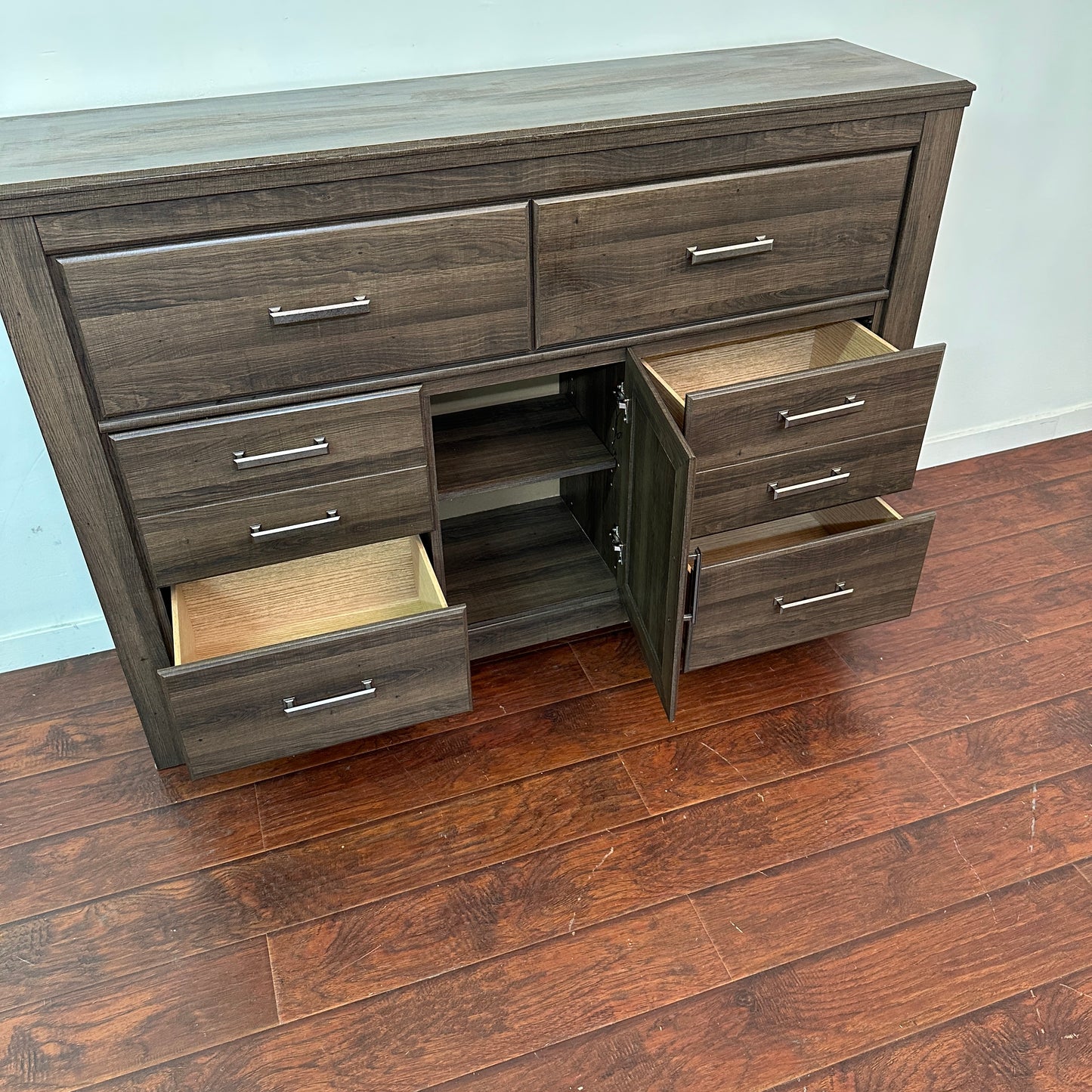 Juararo Dresser - Storage and 6 Drawers