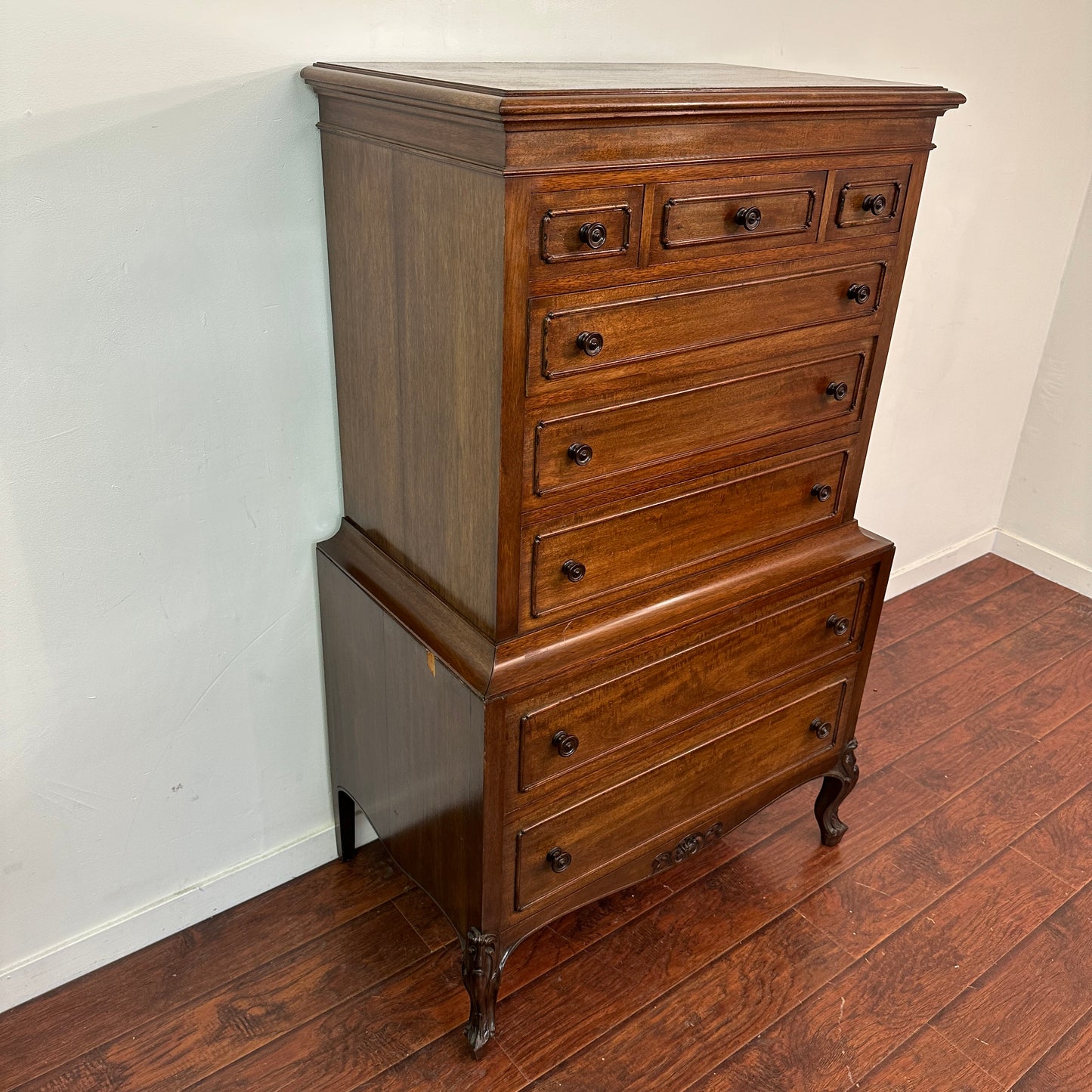 Antique Mahogany 8 Drawers Dresser