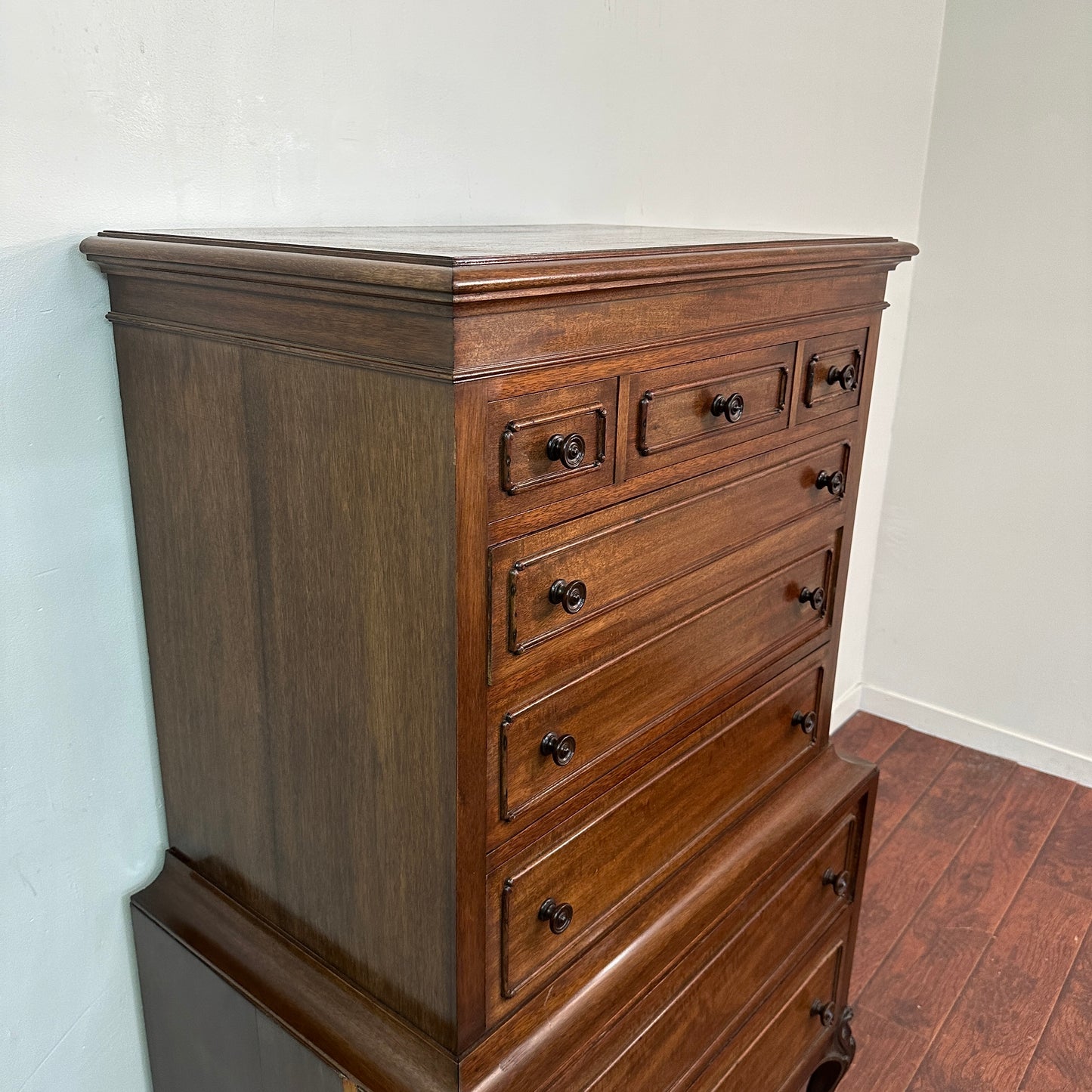 Antique Mahogany 8 Drawers Dresser