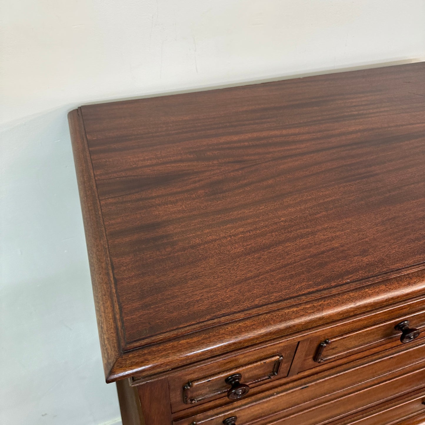 Antique Mahogany 8 Drawers Dresser