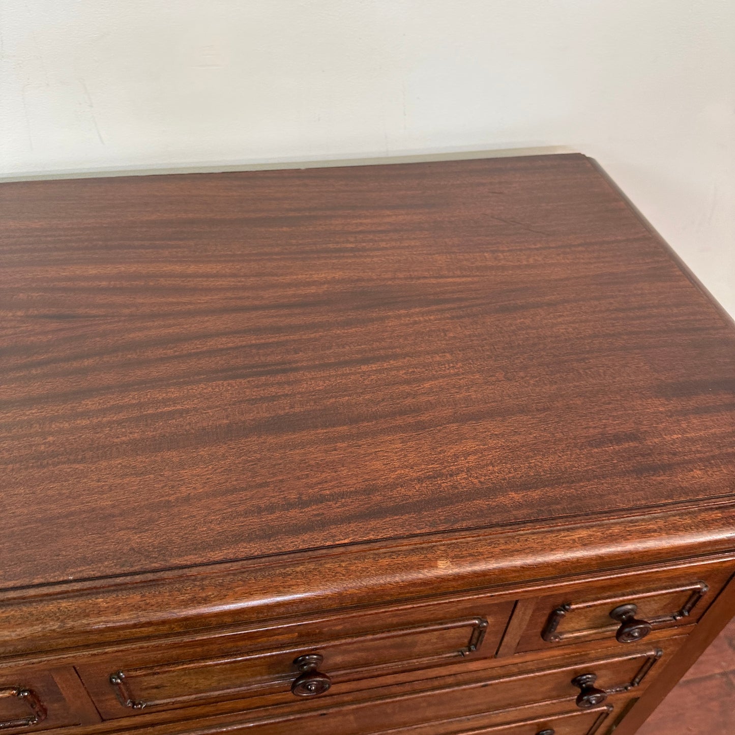 Antique Mahogany 8 Drawers Dresser