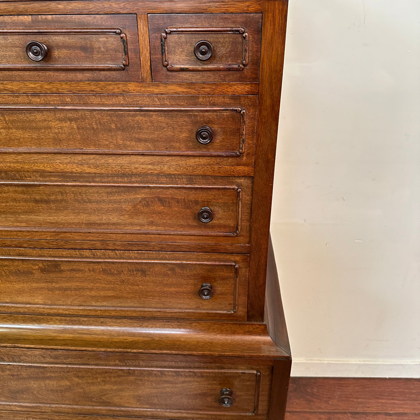 Antique Mahogany 8 Drawers Dresser