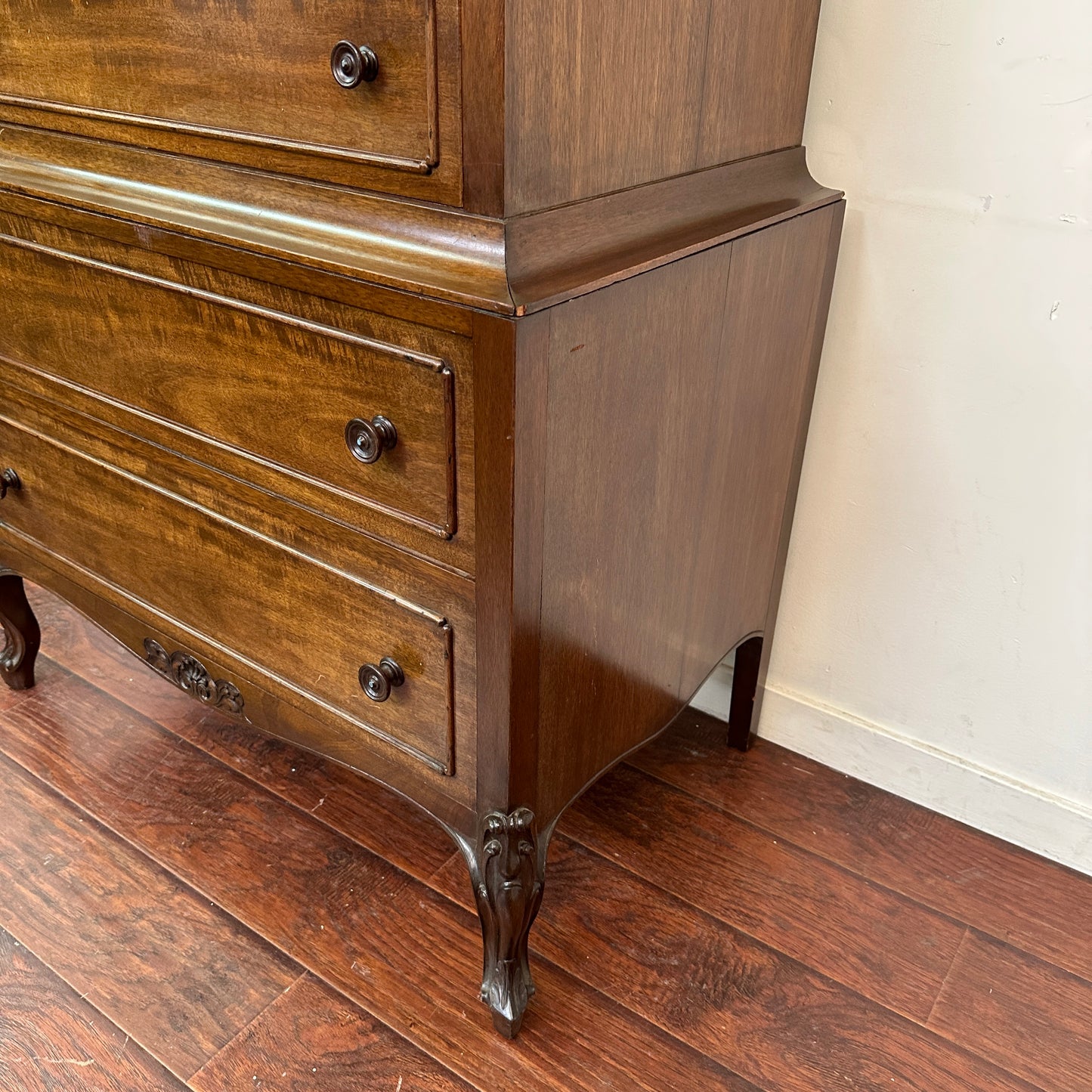 Antique Mahogany 8 Drawers Dresser