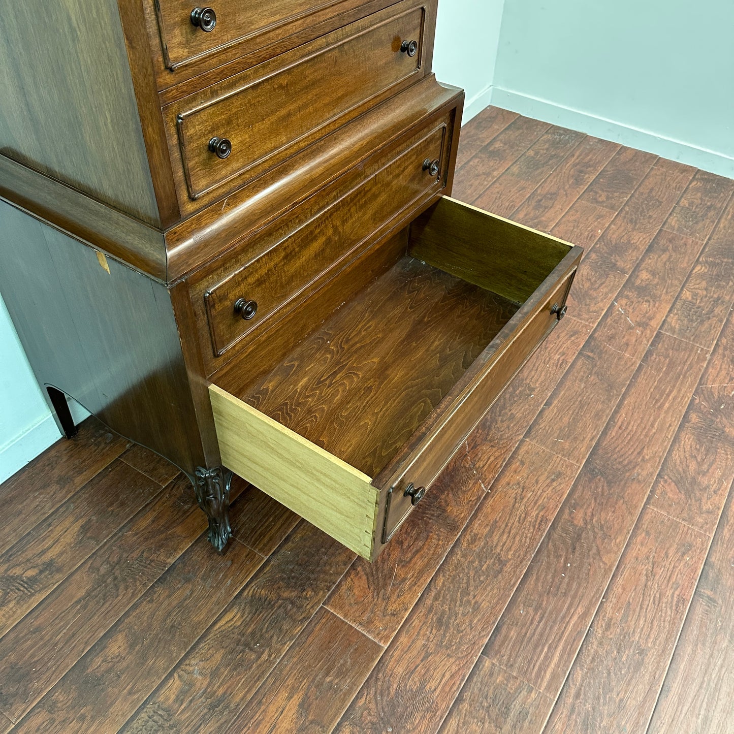 Antique Mahogany 8 Drawers Dresser