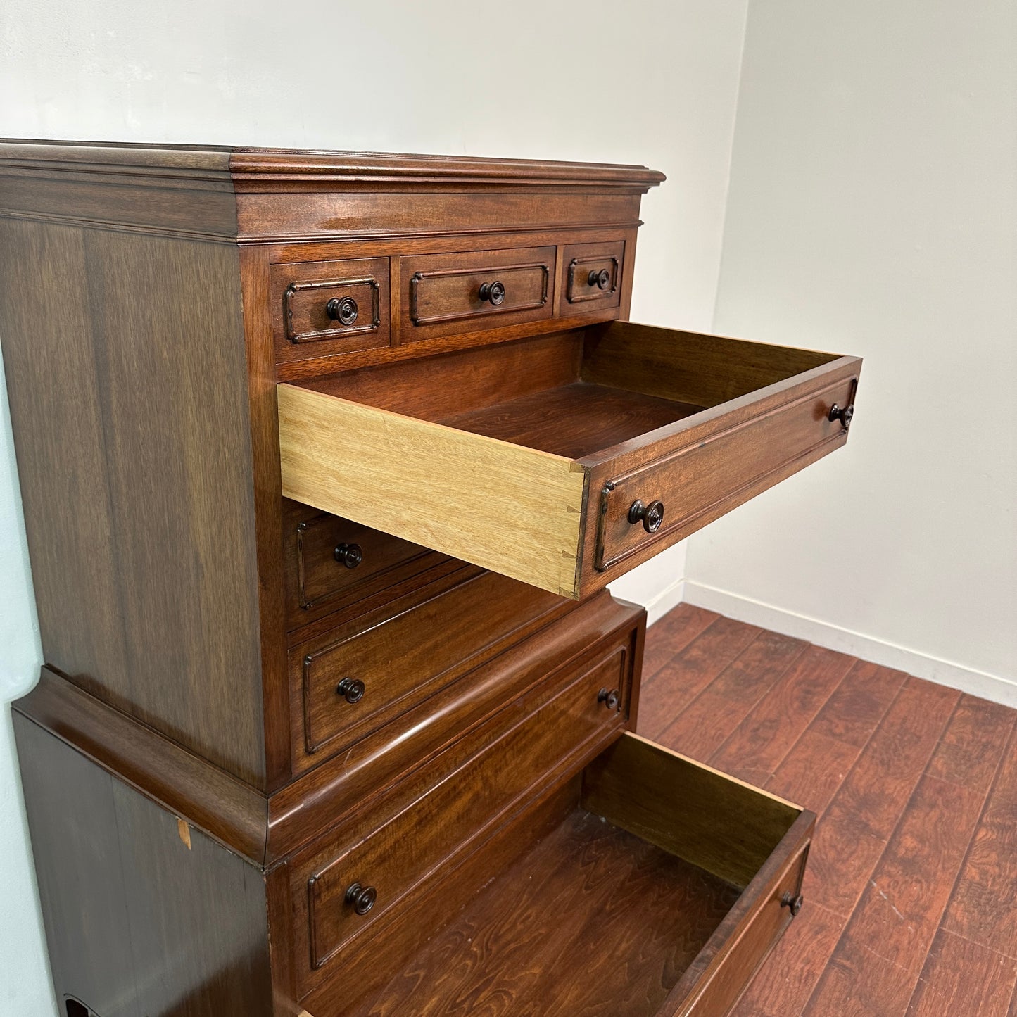 Antique Mahogany 8 Drawers Dresser
