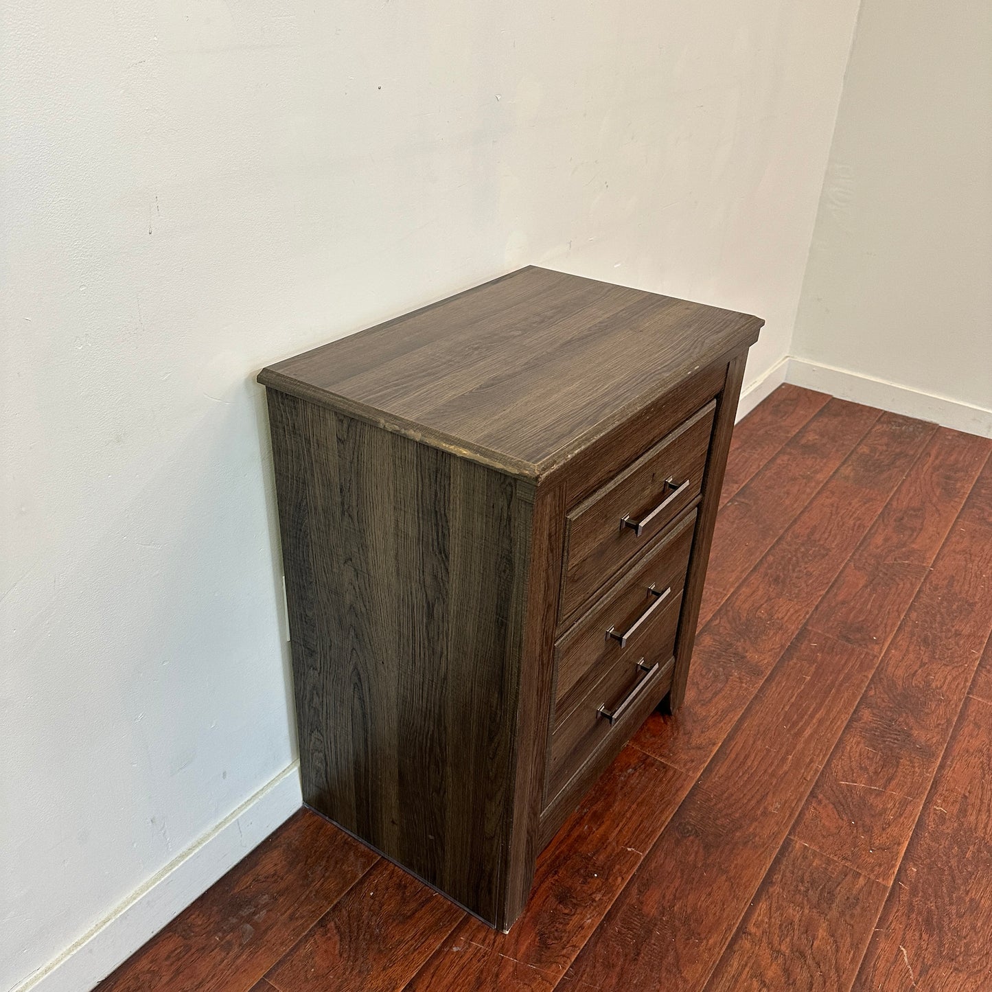 Juararo 2 Drawers Nightstand