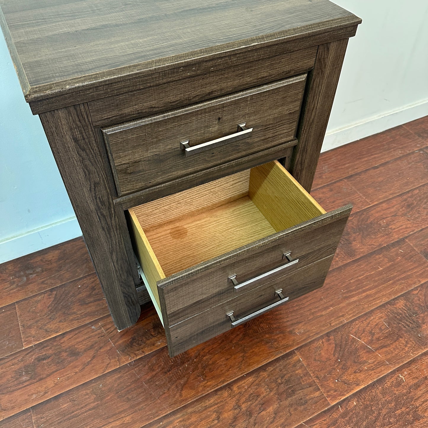 Juararo 2 Drawers Nightstand