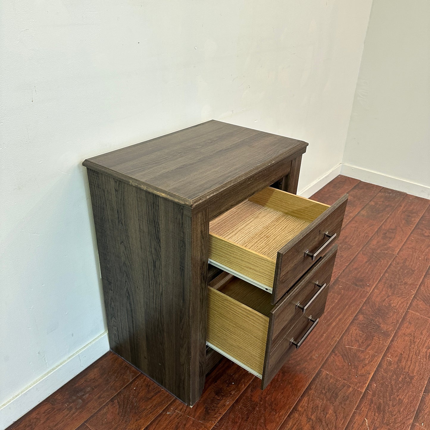 Juararo 2 Drawers Nightstand