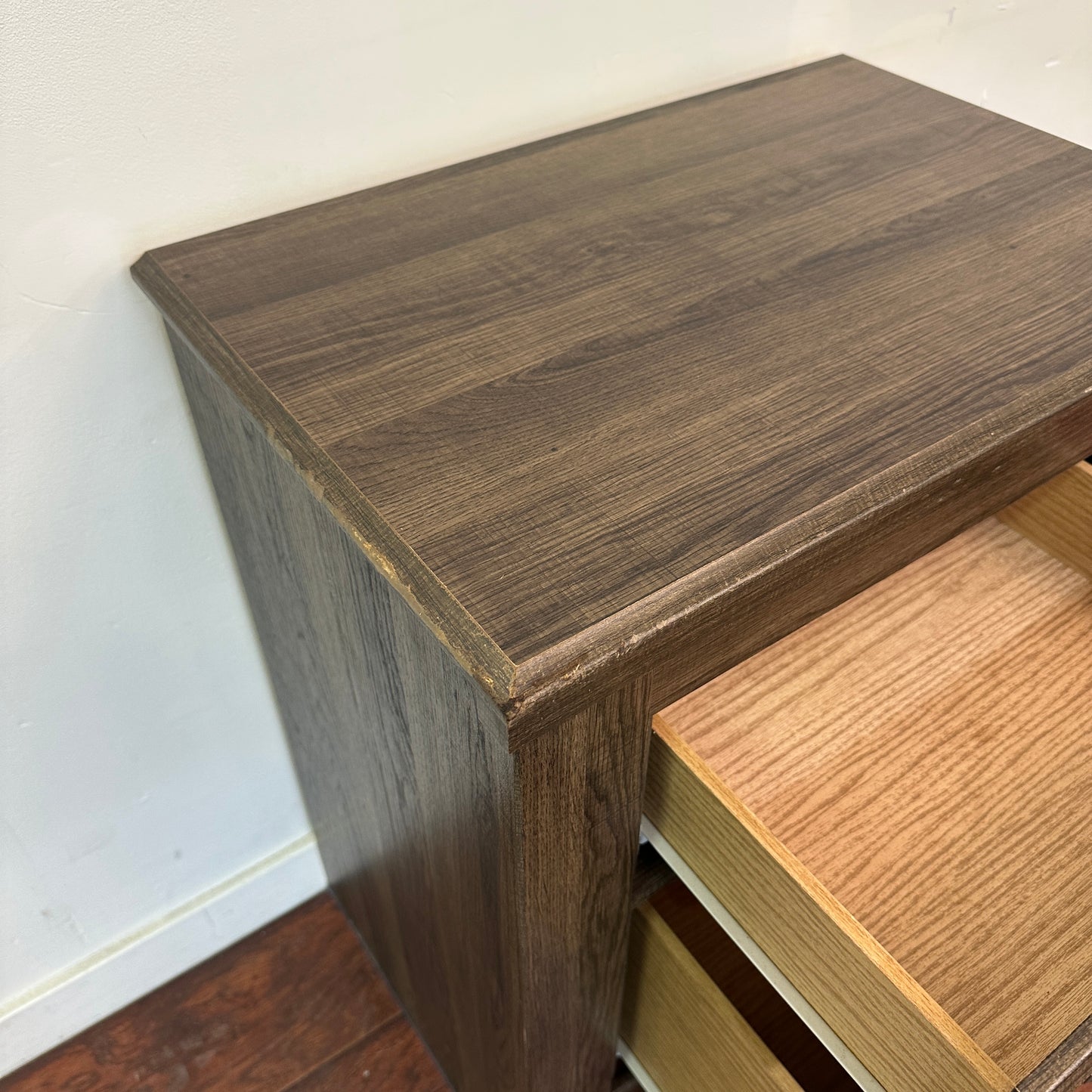 Juararo 2 Drawers Nightstand