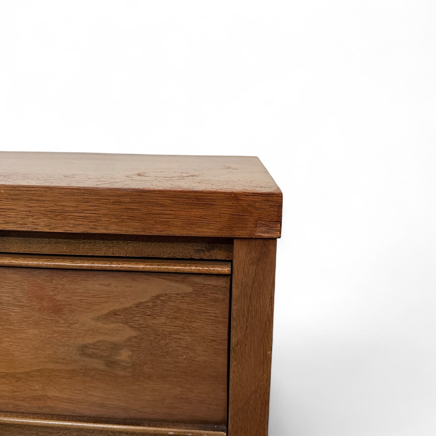 1960s Mid-Century Modern 9 Drawers Dresser