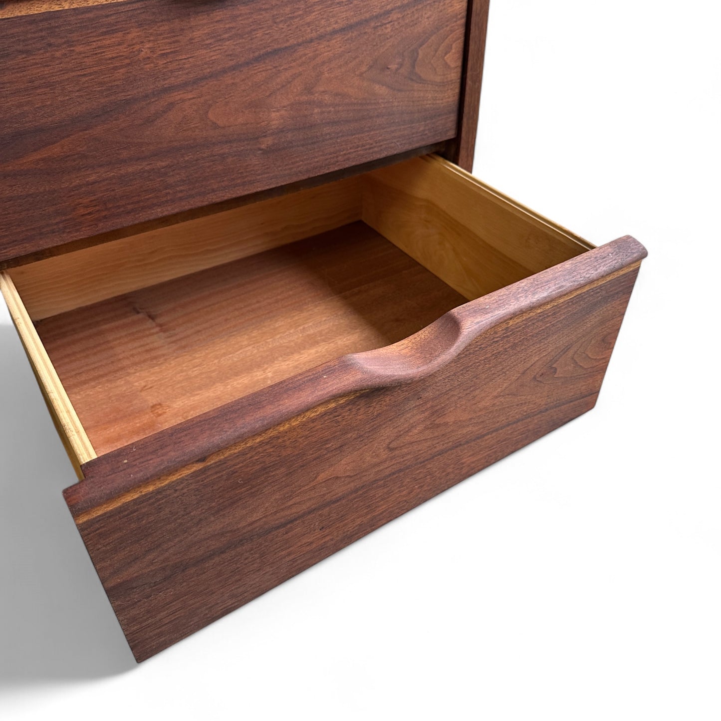 Walnut Mid-Century 9 Drawers Dresser