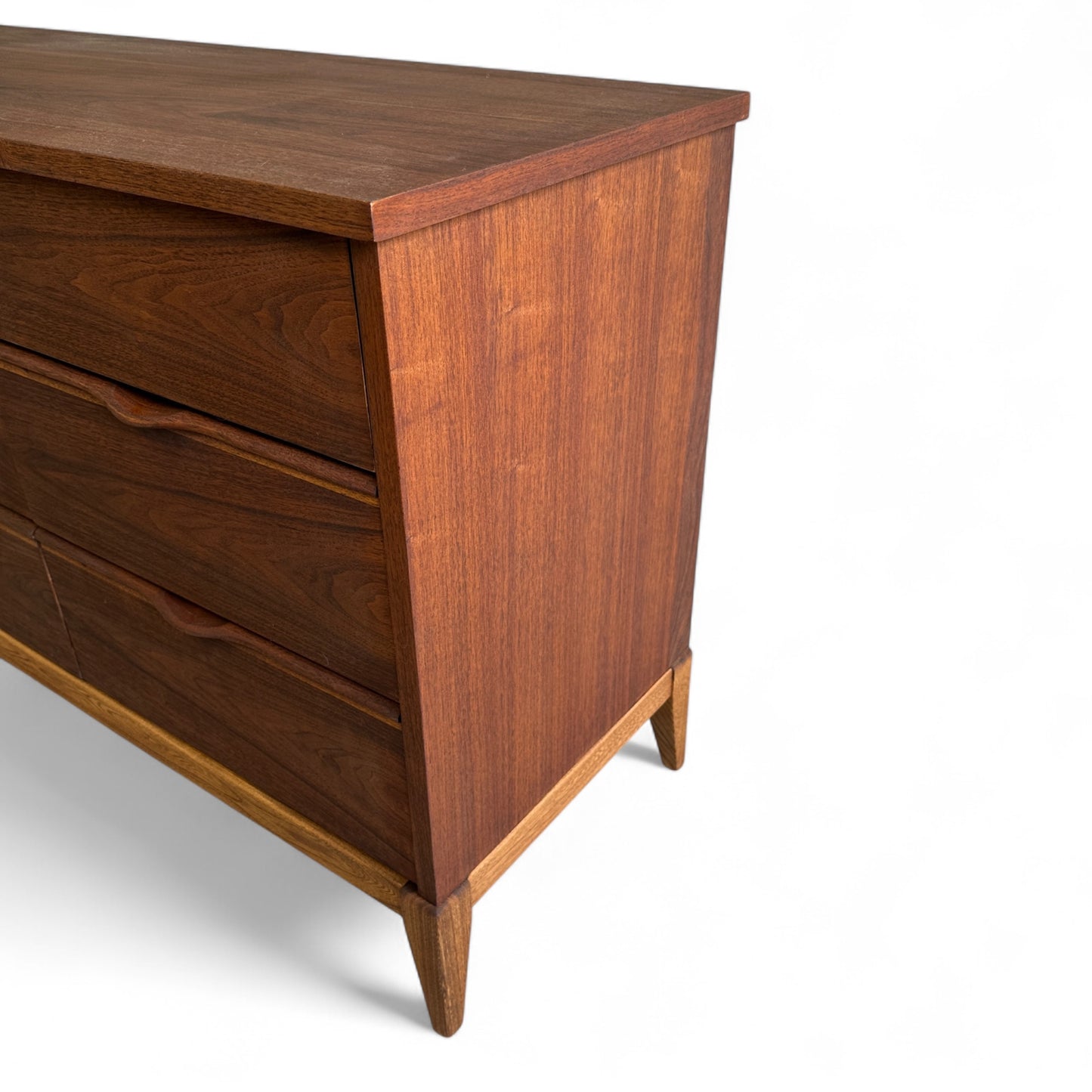 Walnut Mid-Century 9 Drawers Dresser