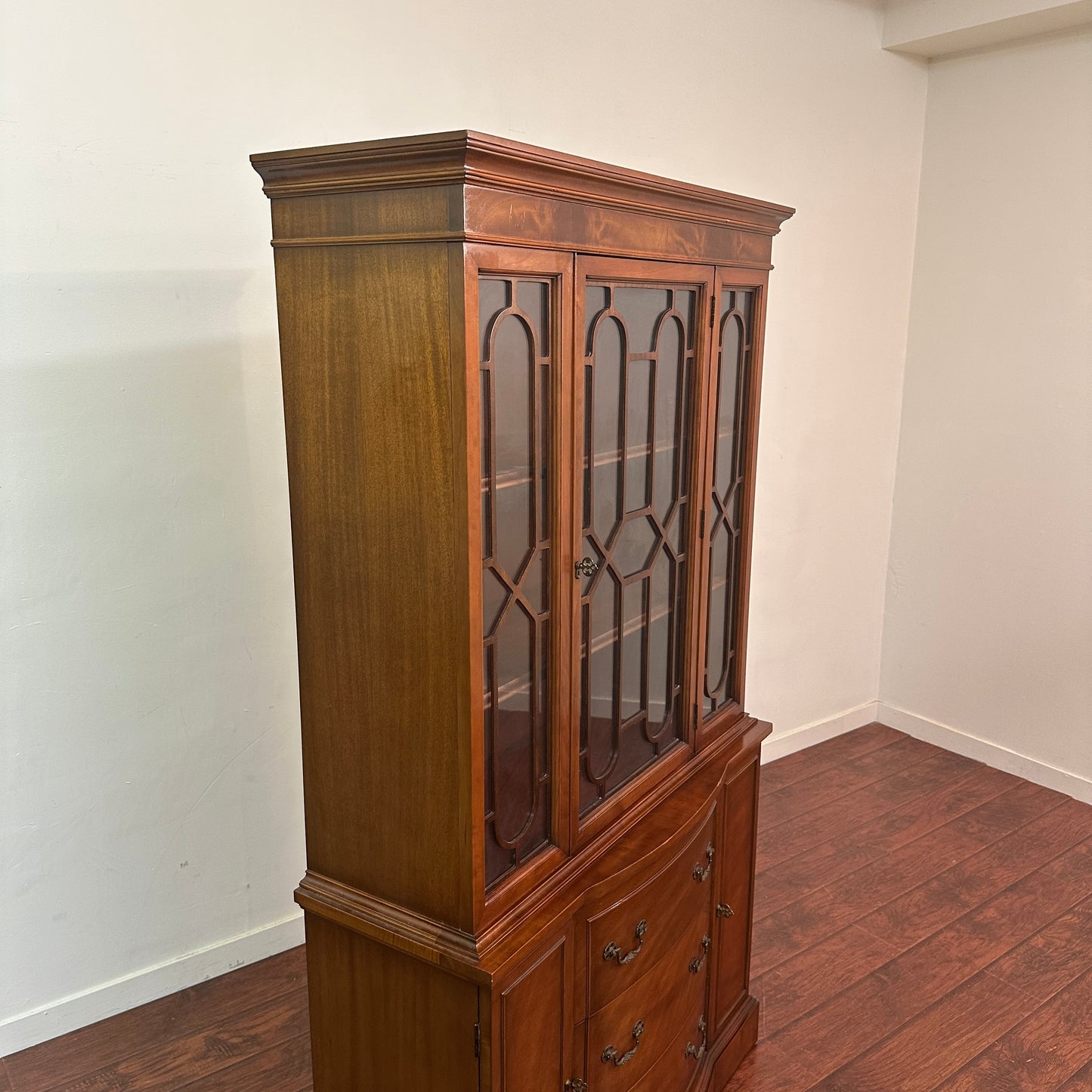 1960s Vintage Mahoganny Display Cabinet