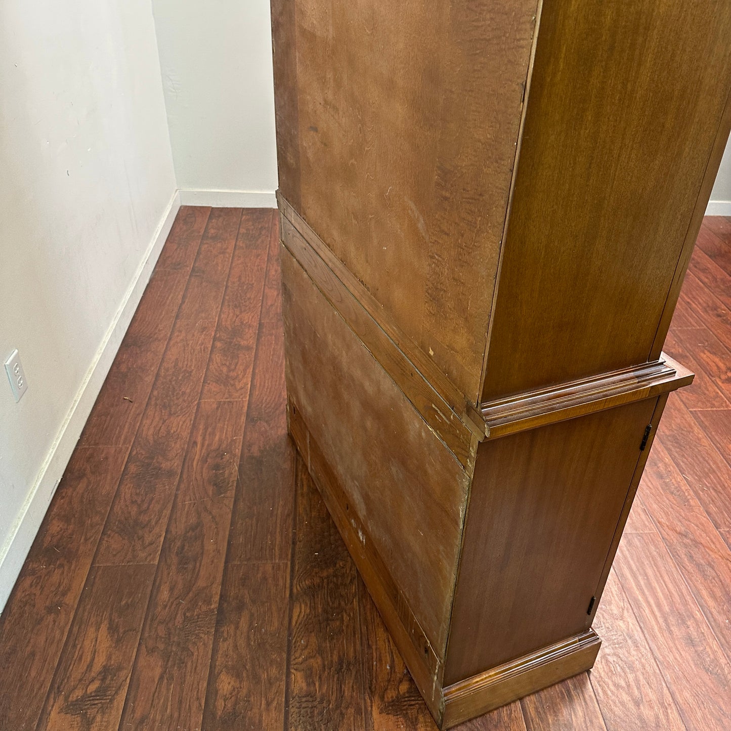 1960s Vintage Mahoganny Display Cabinet