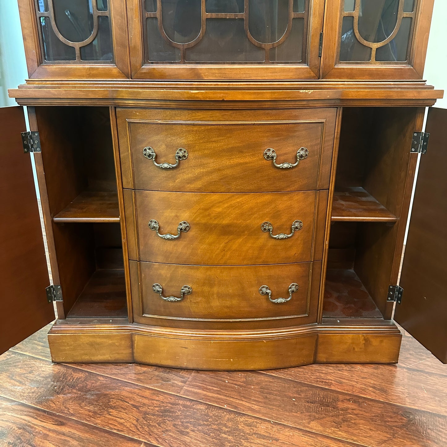 1960s Vintage Mahoganny Display Cabinet