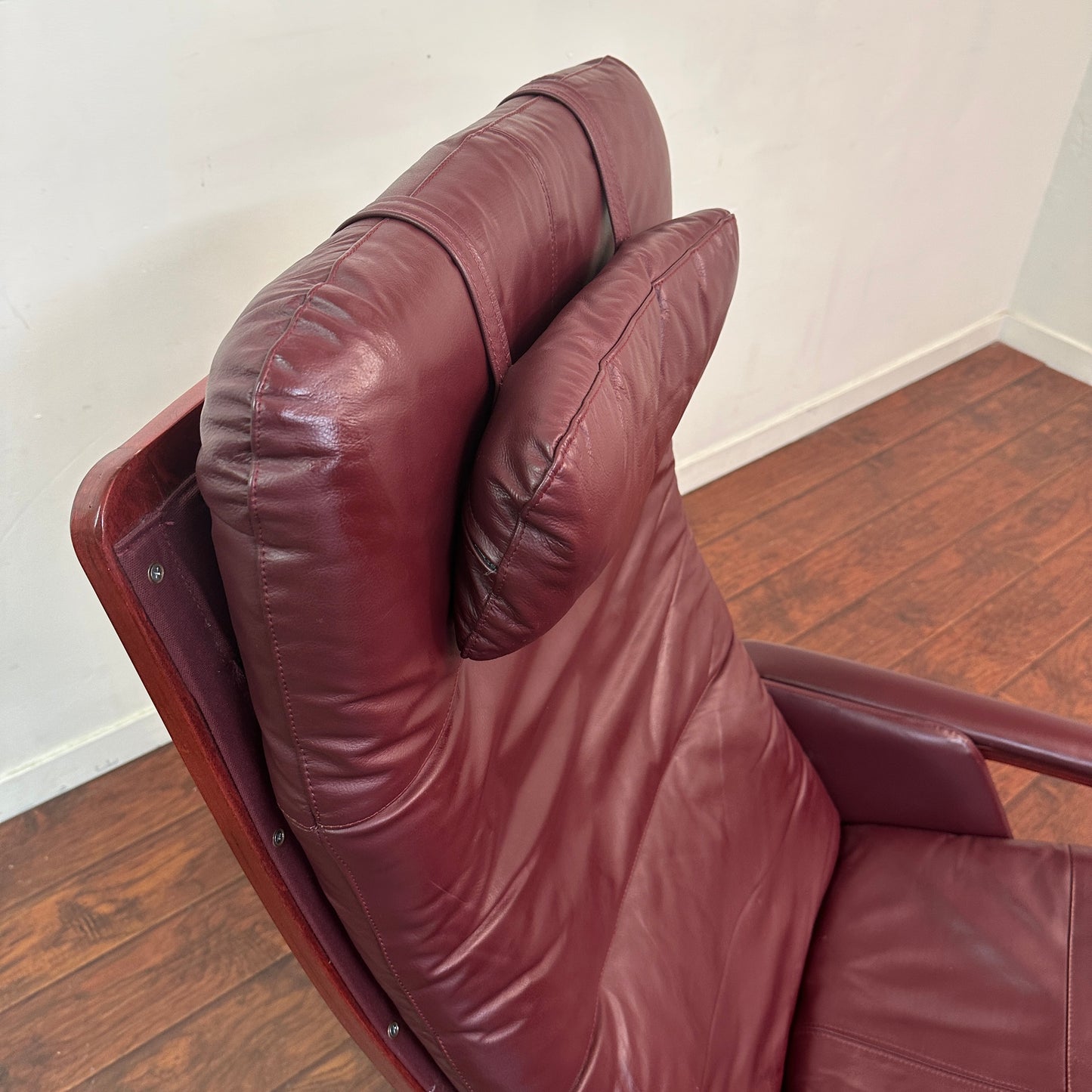 Backsaver Zero Gravity Leather Chair