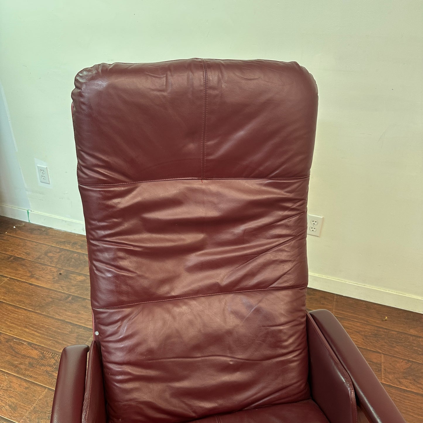 Backsaver Zero Gravity Leather Chair
