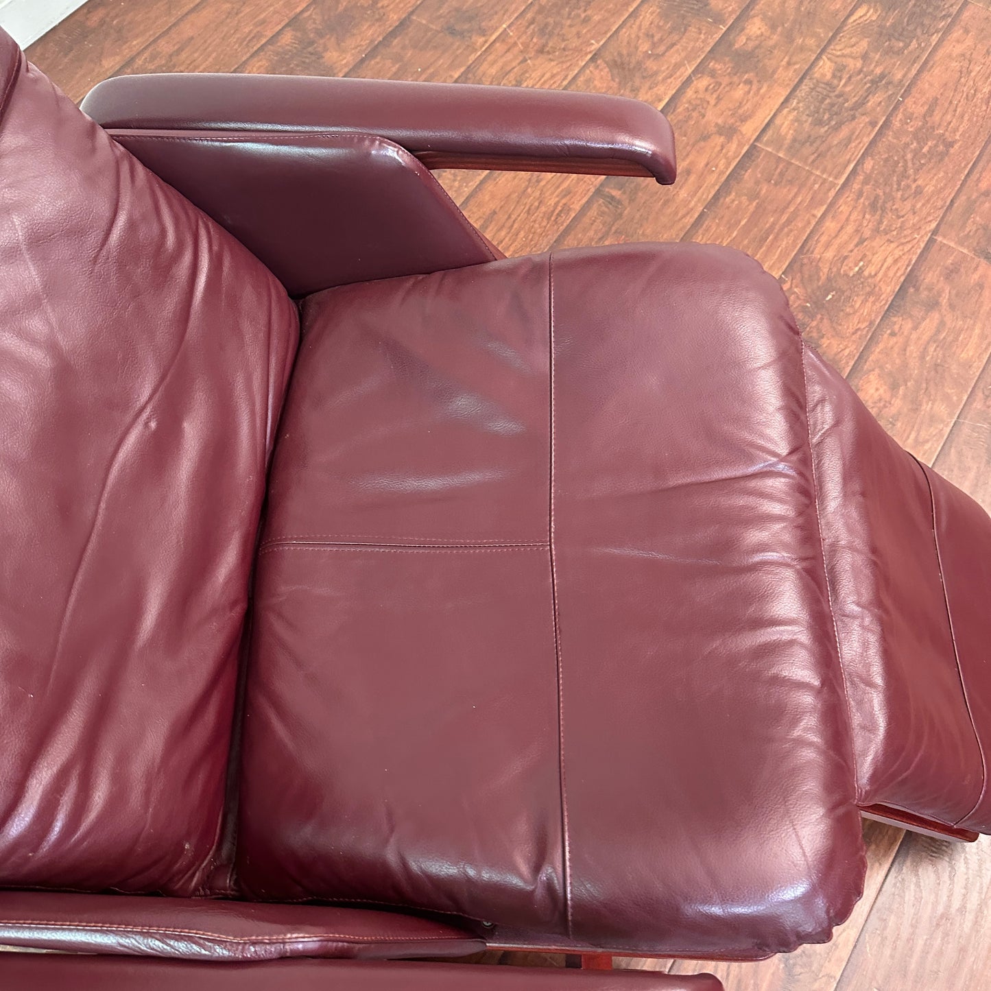 Backsaver Zero Gravity Leather Chair