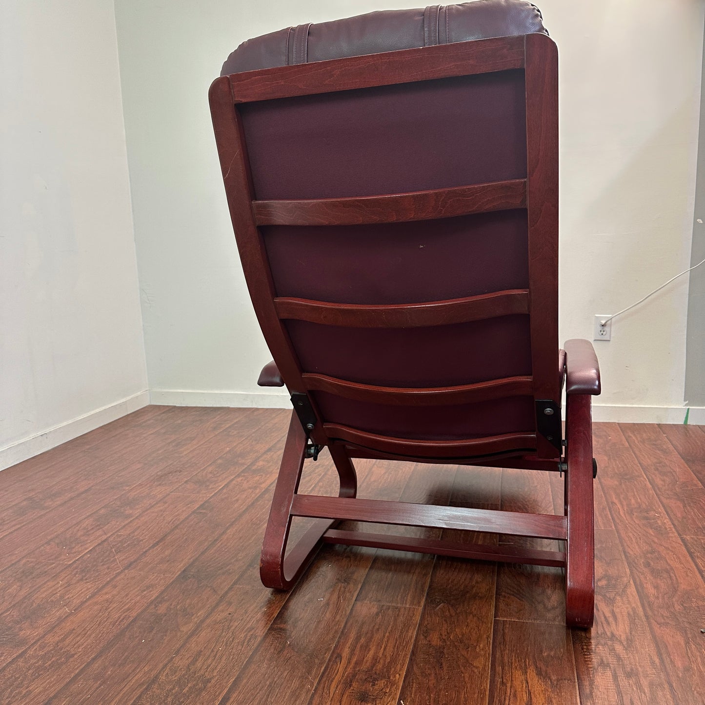 Backsaver Zero Gravity Leather Chair