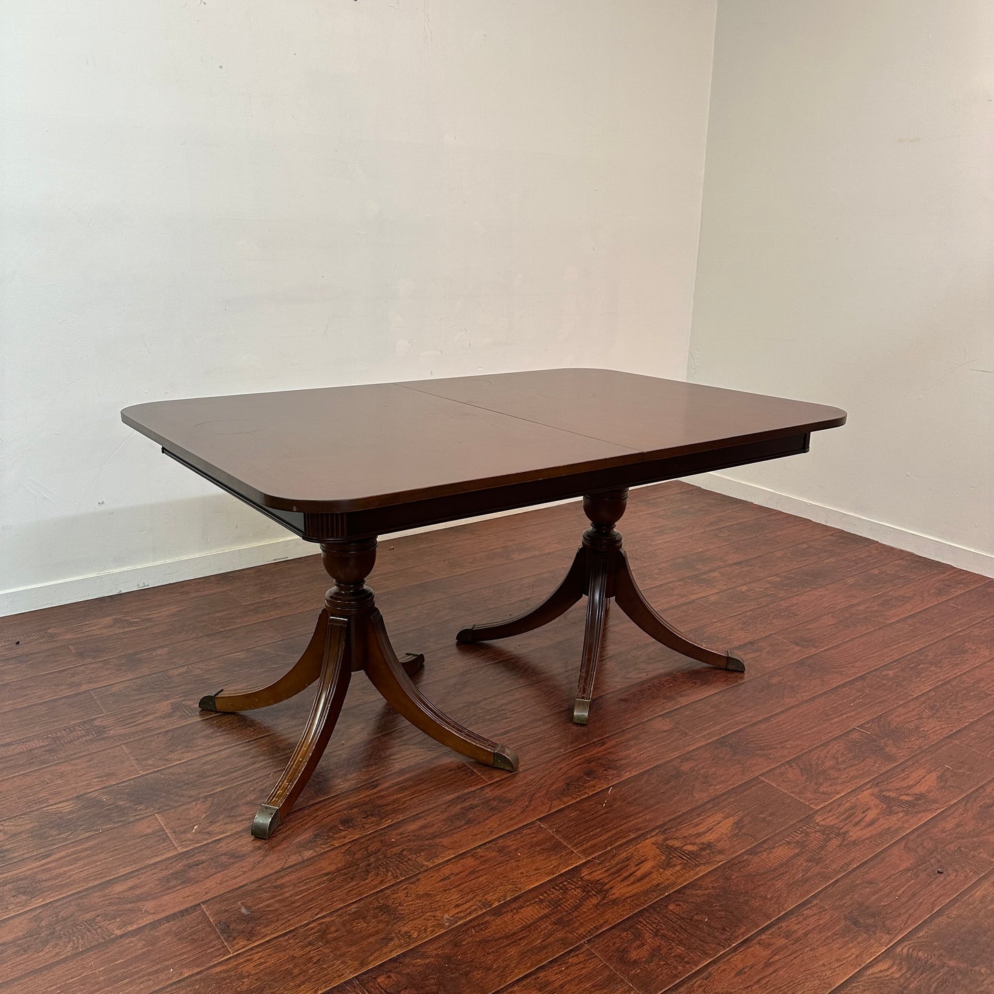 Antique Regency Style Mahoganny Extendable Dining Table