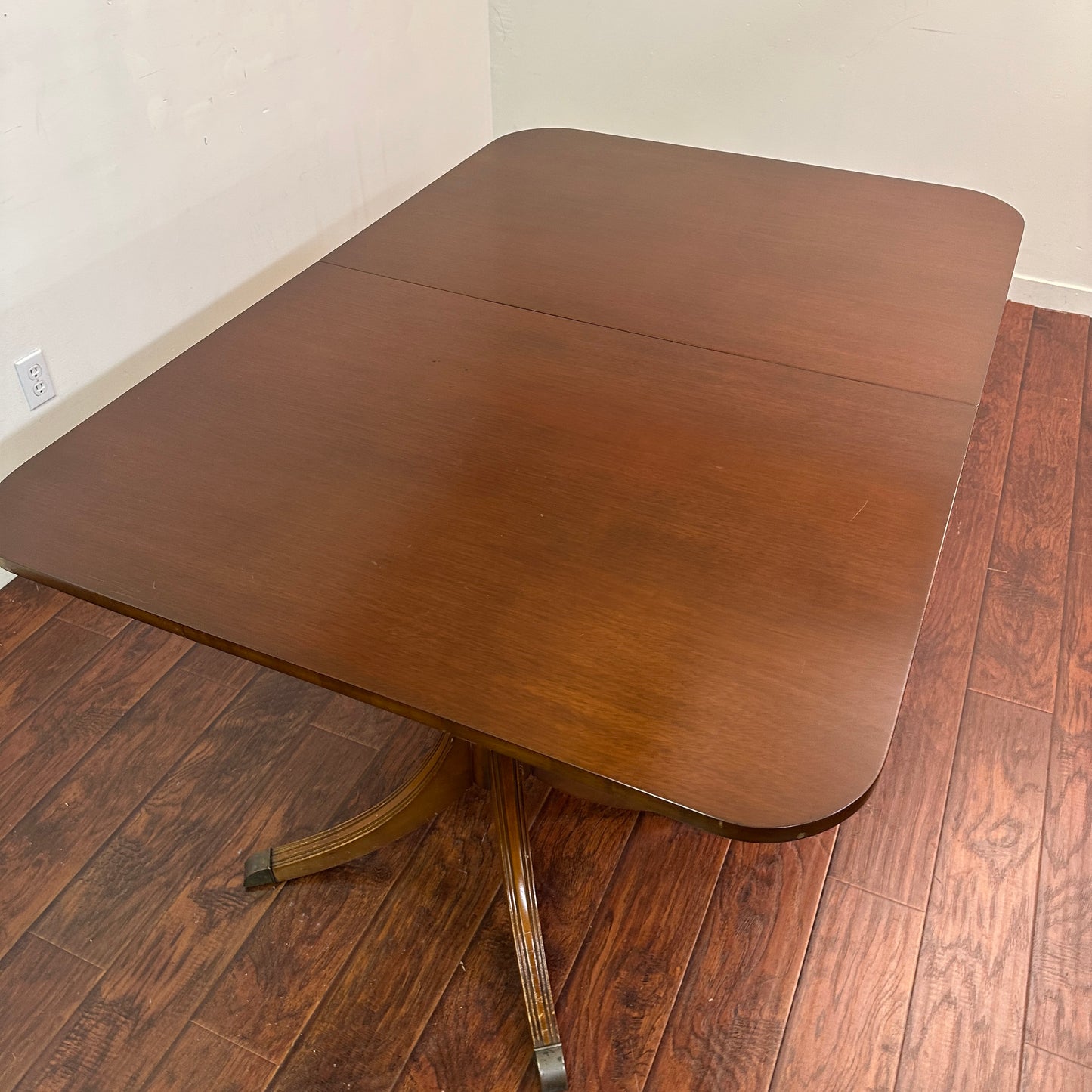 Antique Regency Style Mahoganny Extendable Dining Table