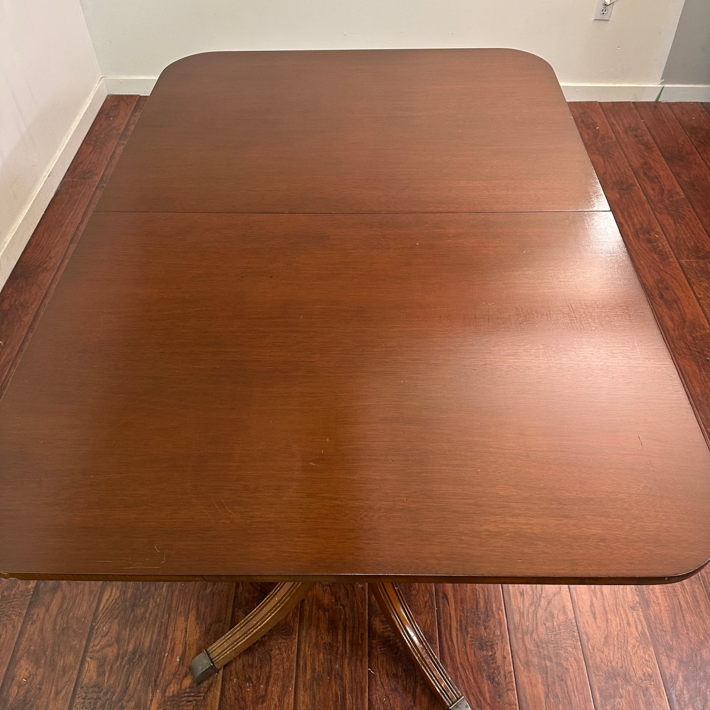 Antique Regency Style Mahoganny Extendable Dining Table