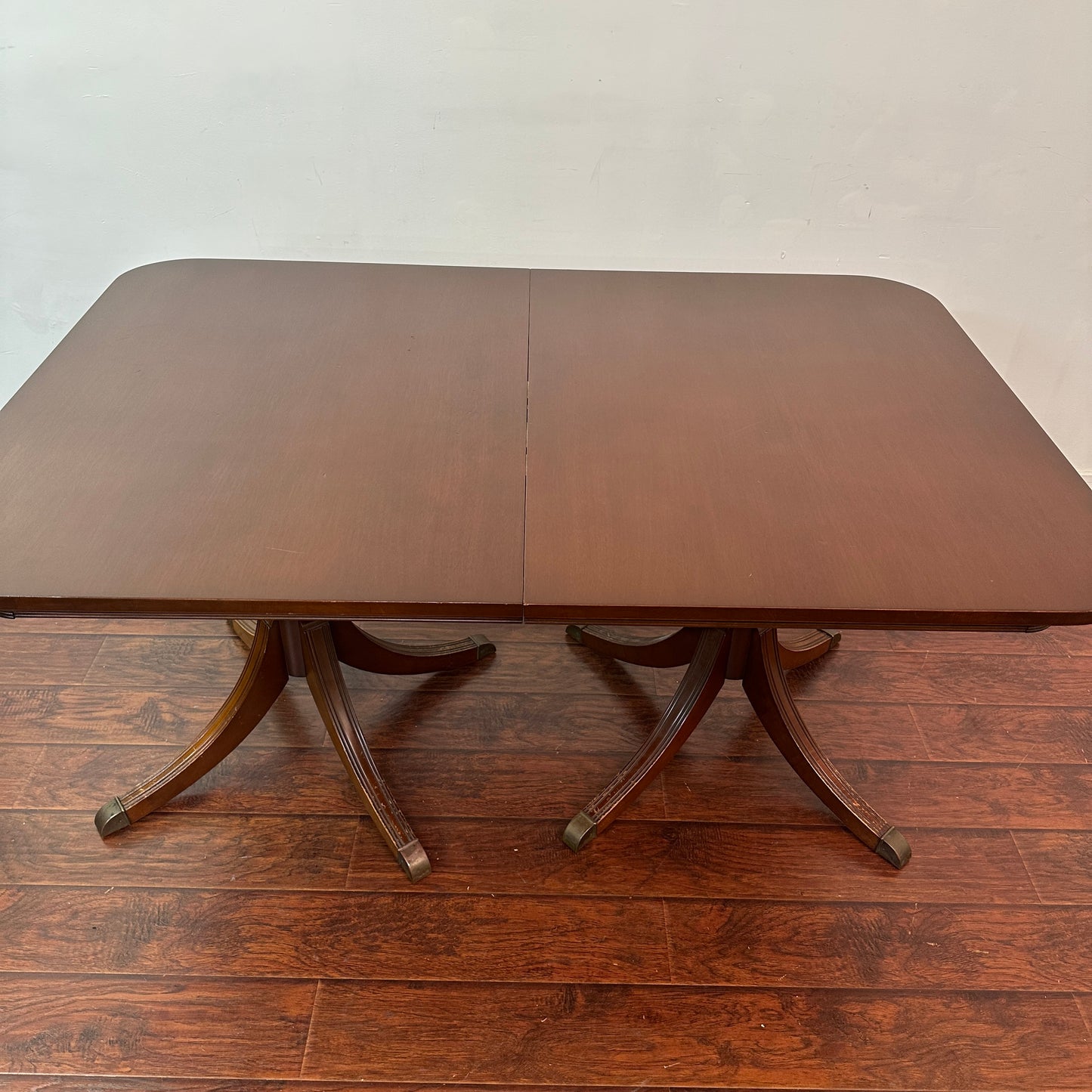 Antique Regency Style Mahoganny Extendable Dining Table