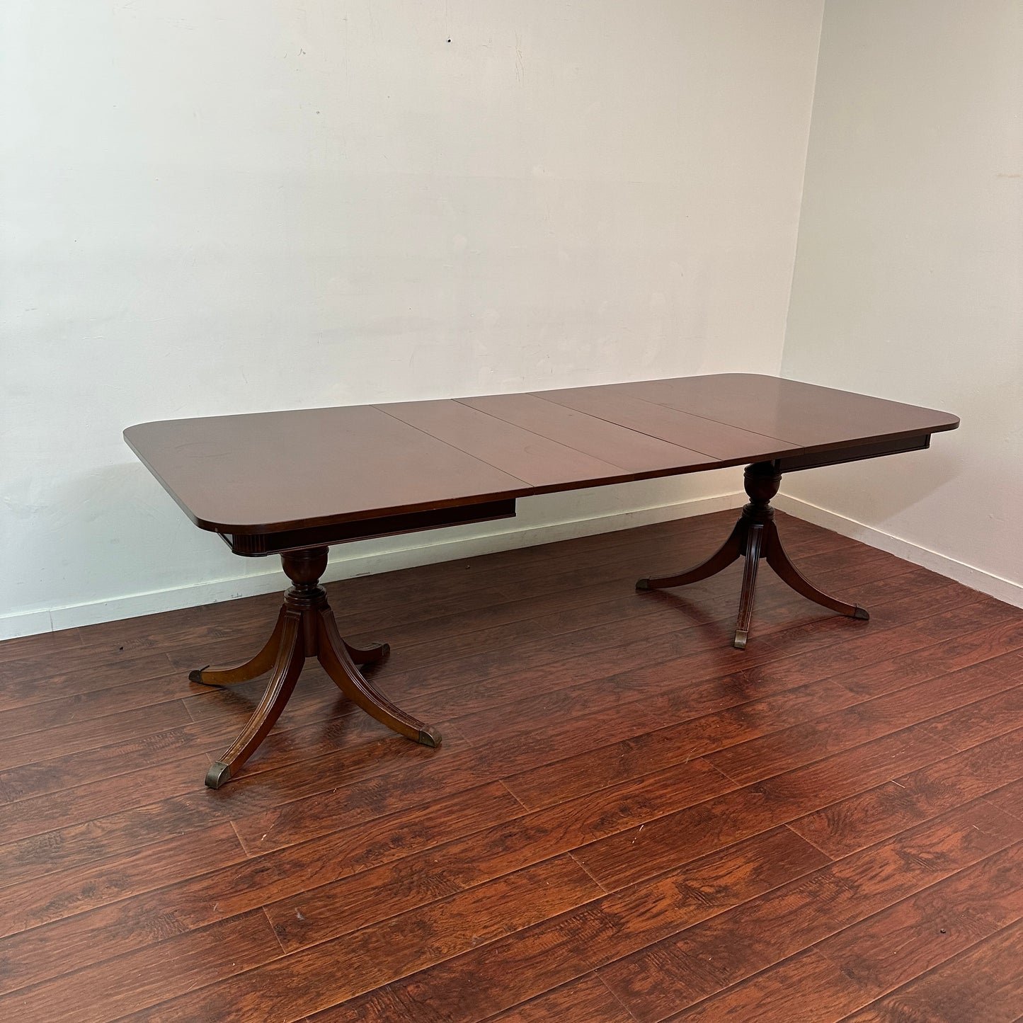 Antique Regency Style Mahoganny Extendable Dining Table