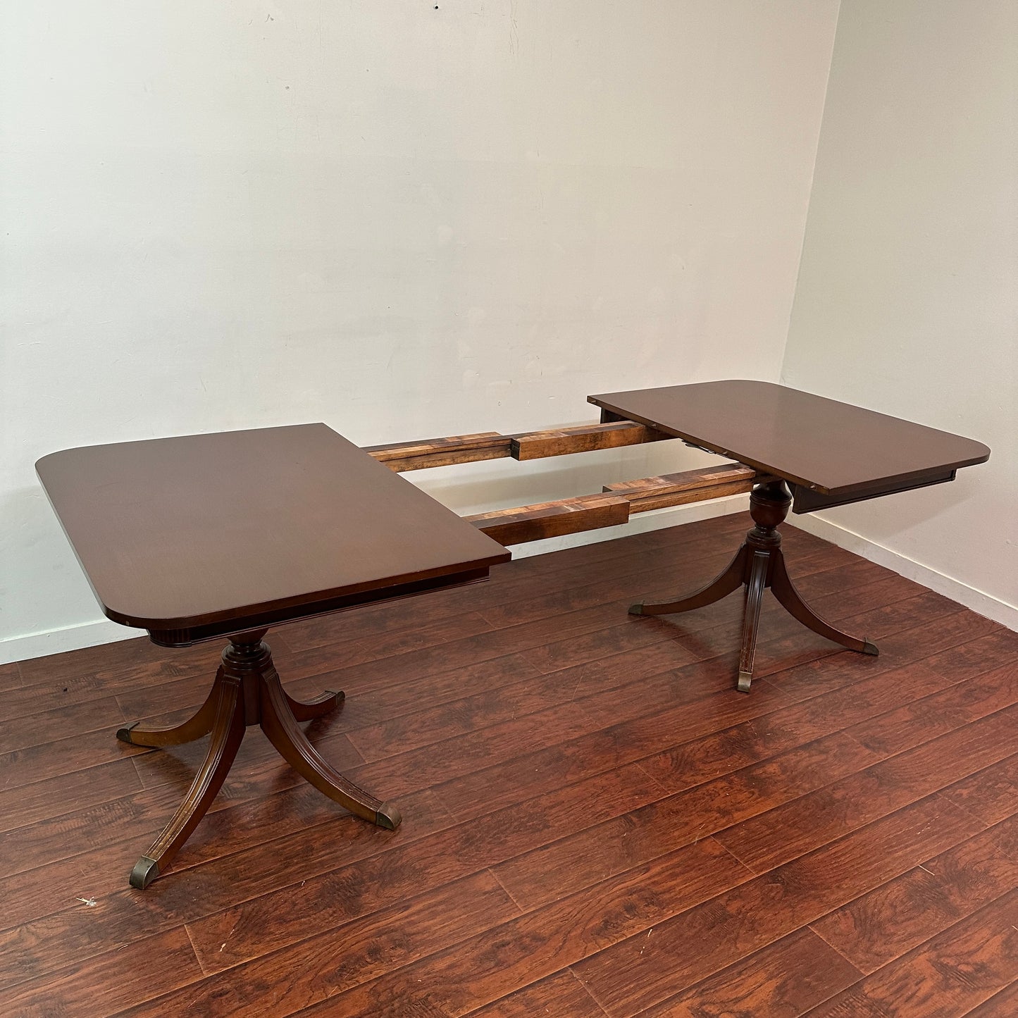 Antique Regency Style Mahoganny Extendable Dining Table