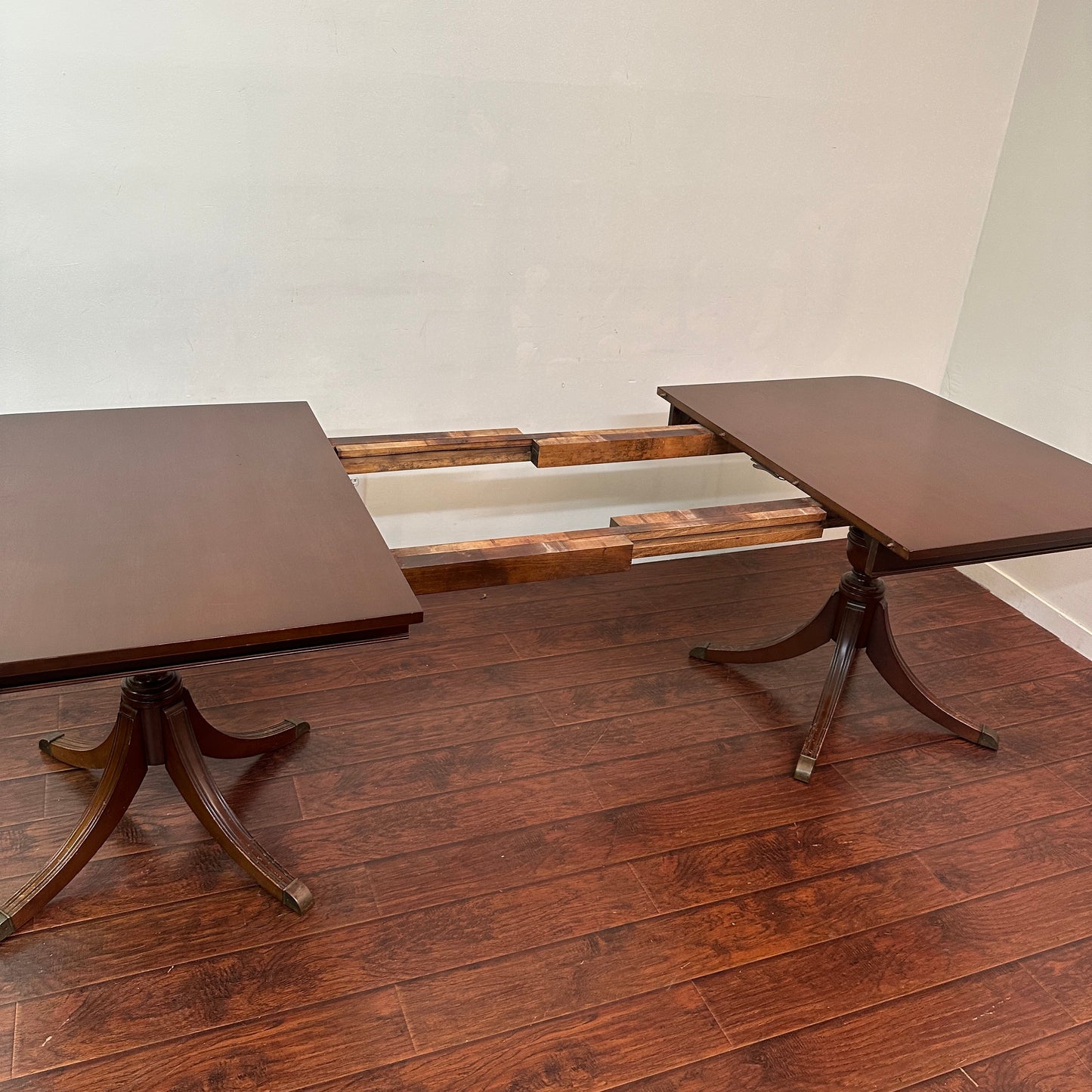 Antique Regency Style Mahoganny Extendable Dining Table
