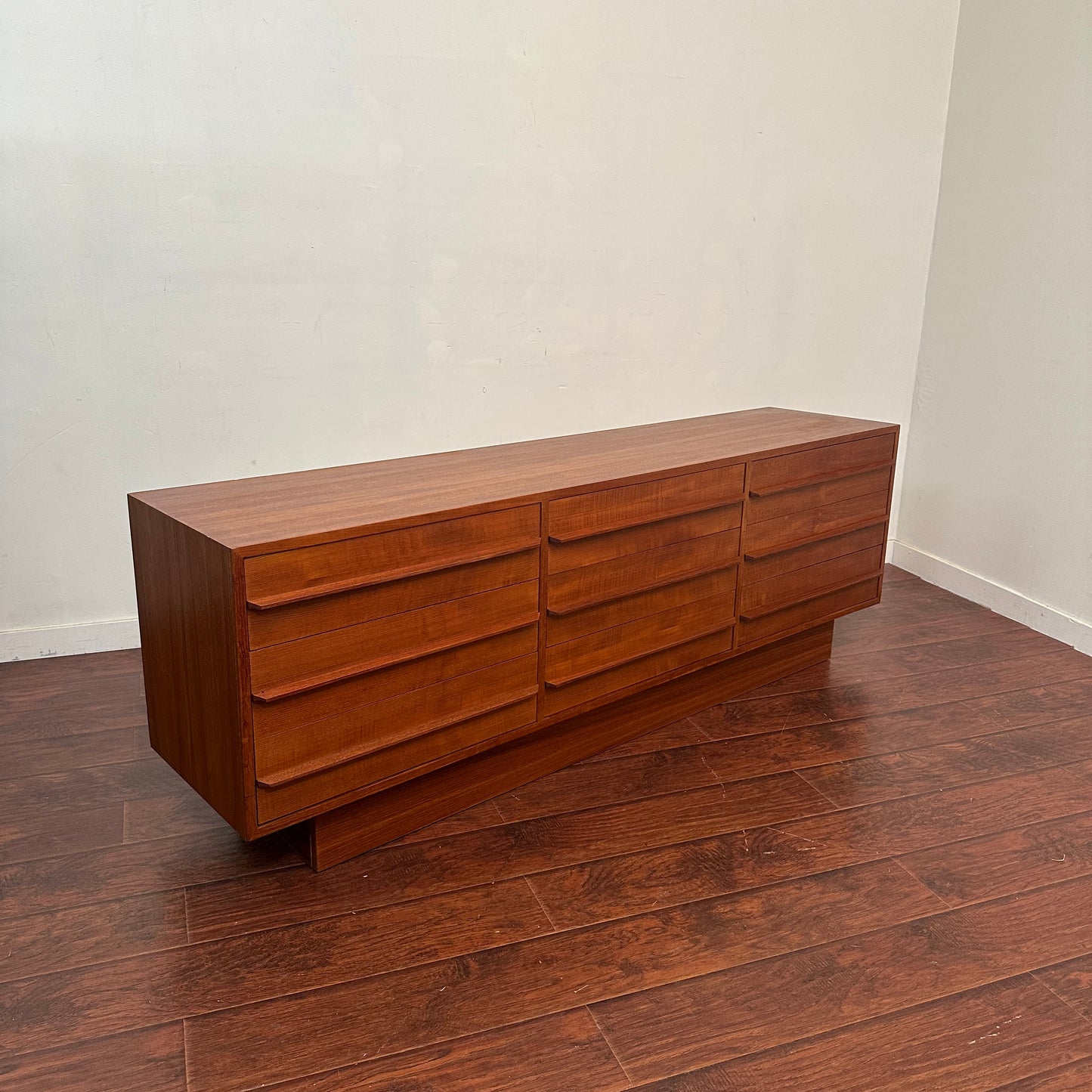 Scandinavian 9 Drawers Mid-Century Teak Dresser