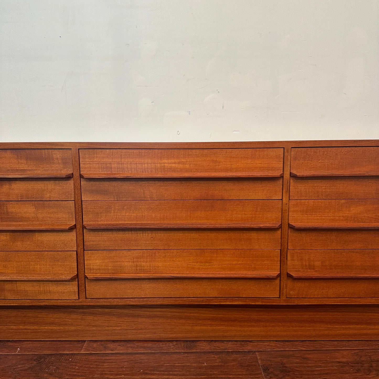 Scandinavian 9 Drawers Mid-Century Teak Dresser