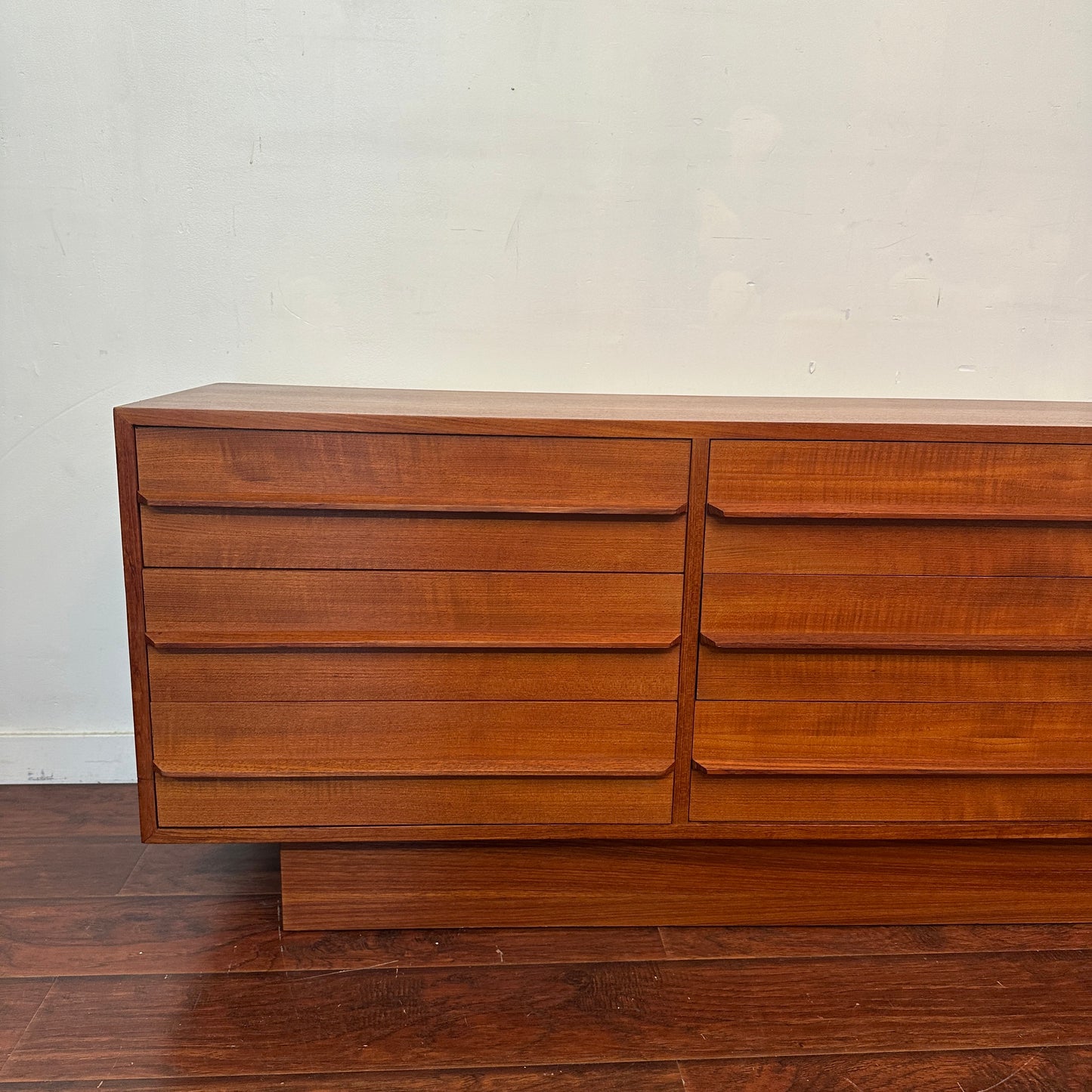 Scandinavian 9 Drawers Mid-Century Teak Dresser