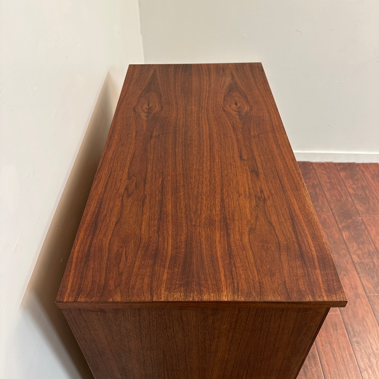 Walnut Mid-Century Five Drawers Highboy Dresser