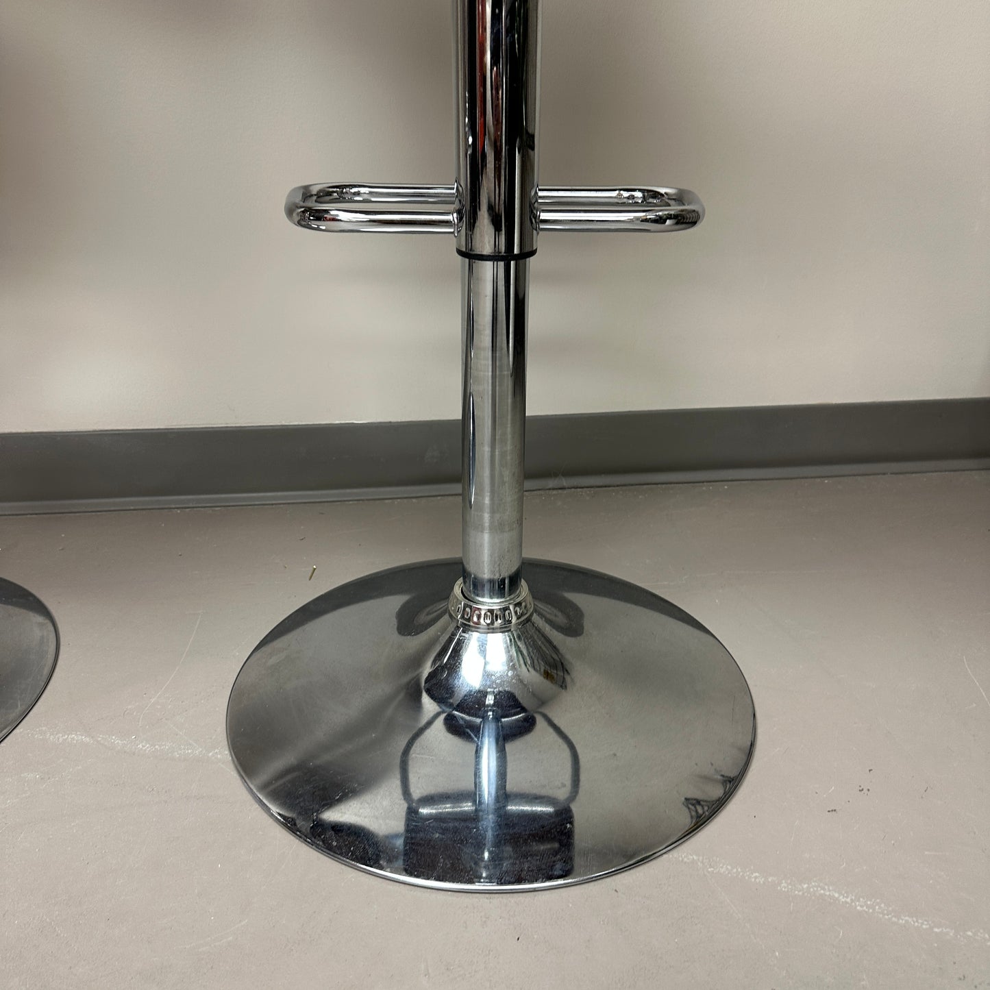 Swivel Adjustable Height Counter/Bar Stool (set of 3)